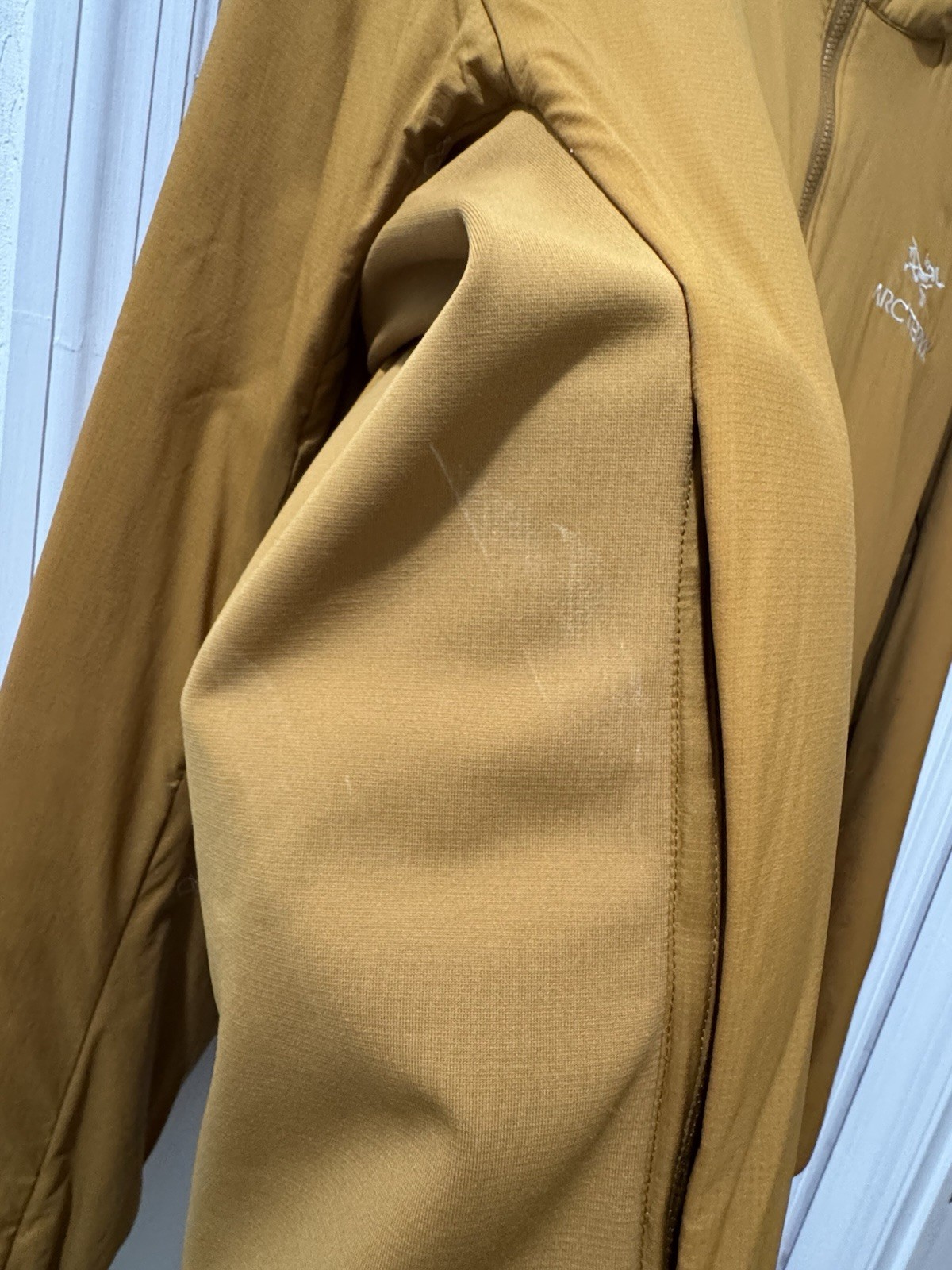 Arc’teryx Atom Hoody Men’s Medium Yukon