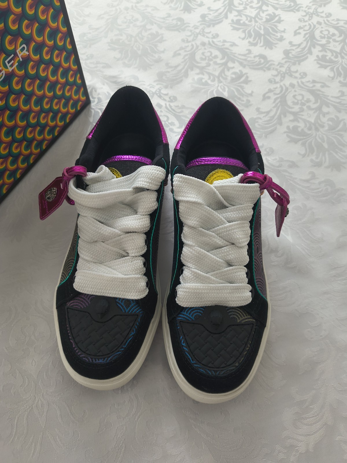 Kurt Geiger London SOUTHBANK TAG SNEAKER Women’s Black Rainbow Women 10