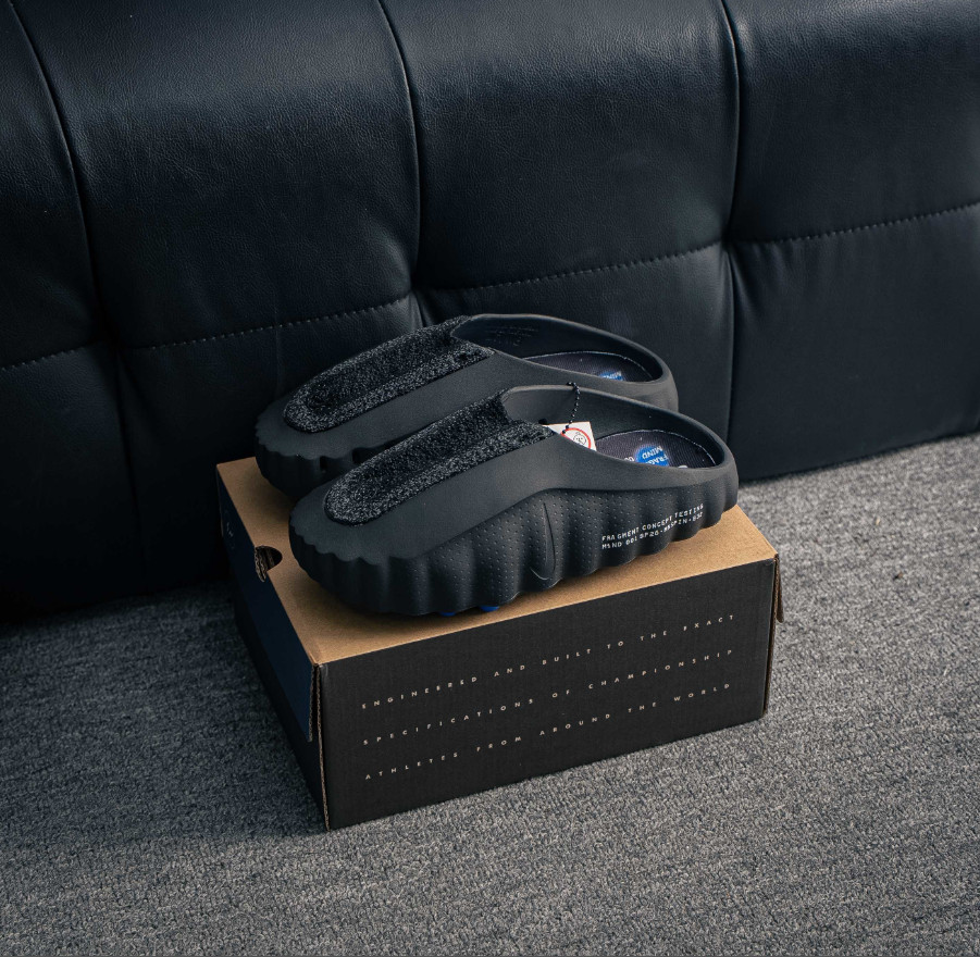 Nike .SWOOSH Mind 001 Slides – Rare Limited Edition Black Colorway
