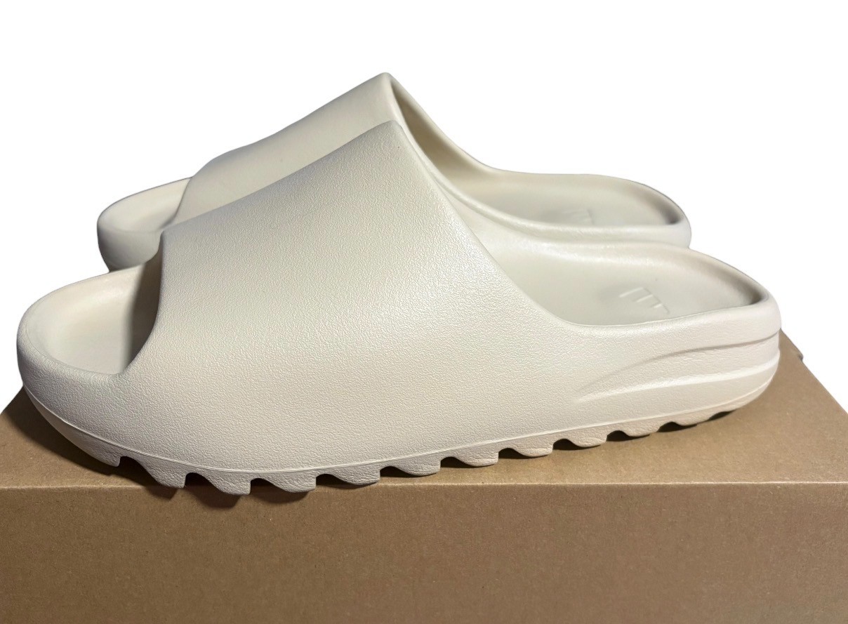 Authentic Adidas Yeezy Slide Bone Sz 11 FZ5897 – Confirmed App Clean Condition