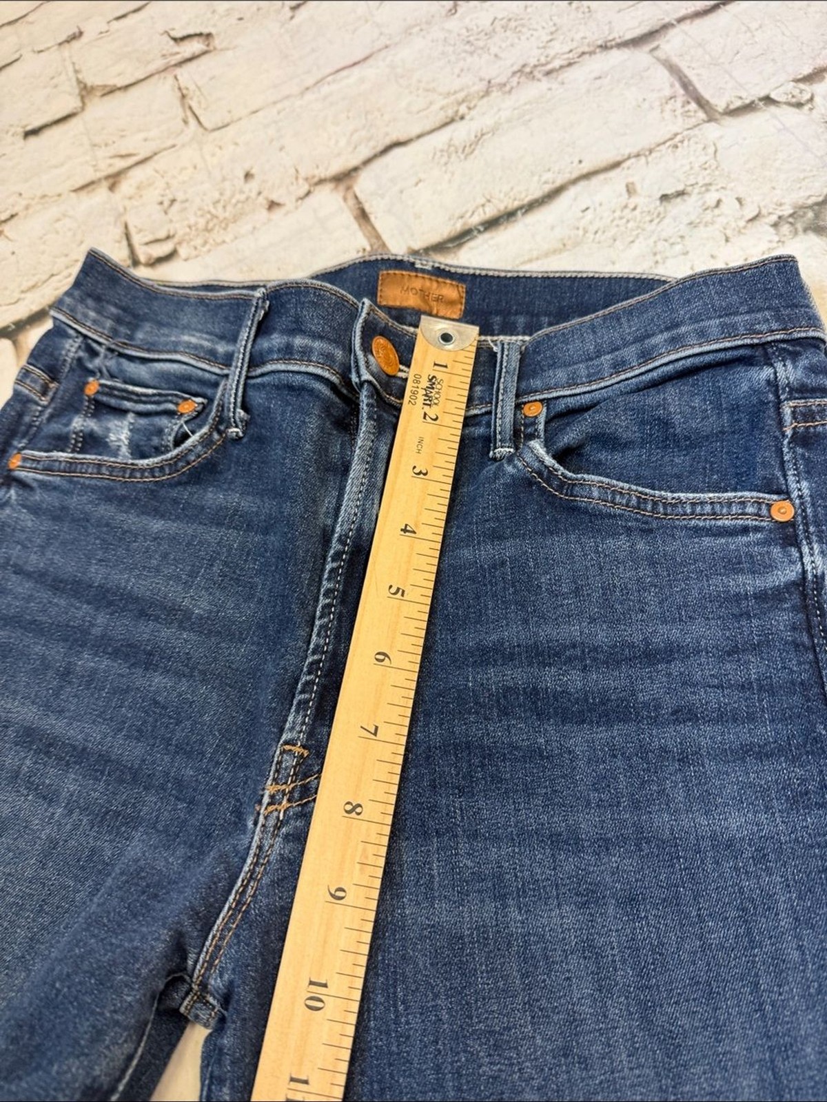 MOTHER Jeans 28 The Insider Crop Step Fray in Teaming Up Dark Wash