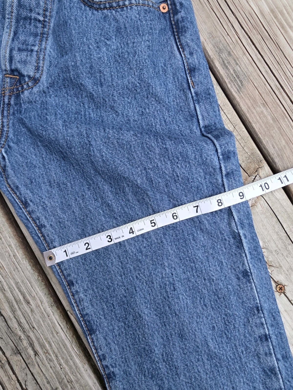 Levi’s 501 Classic Fit Straight Leg men’s Jeans 28×30 Medium Stonewash