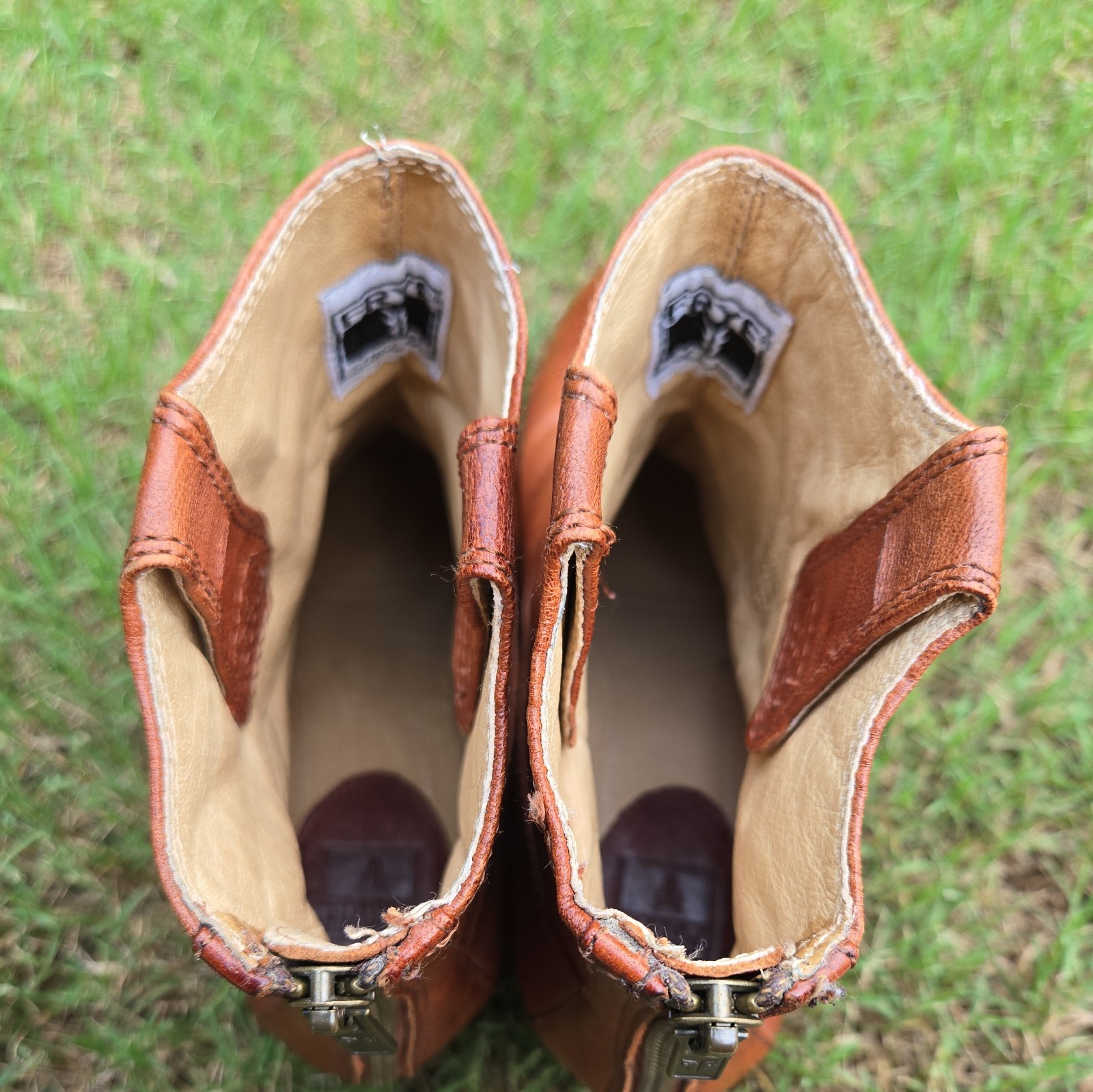 Frye Carson Wedge Bootie Boot Brown Leather Ankle Zip EUC size 10M