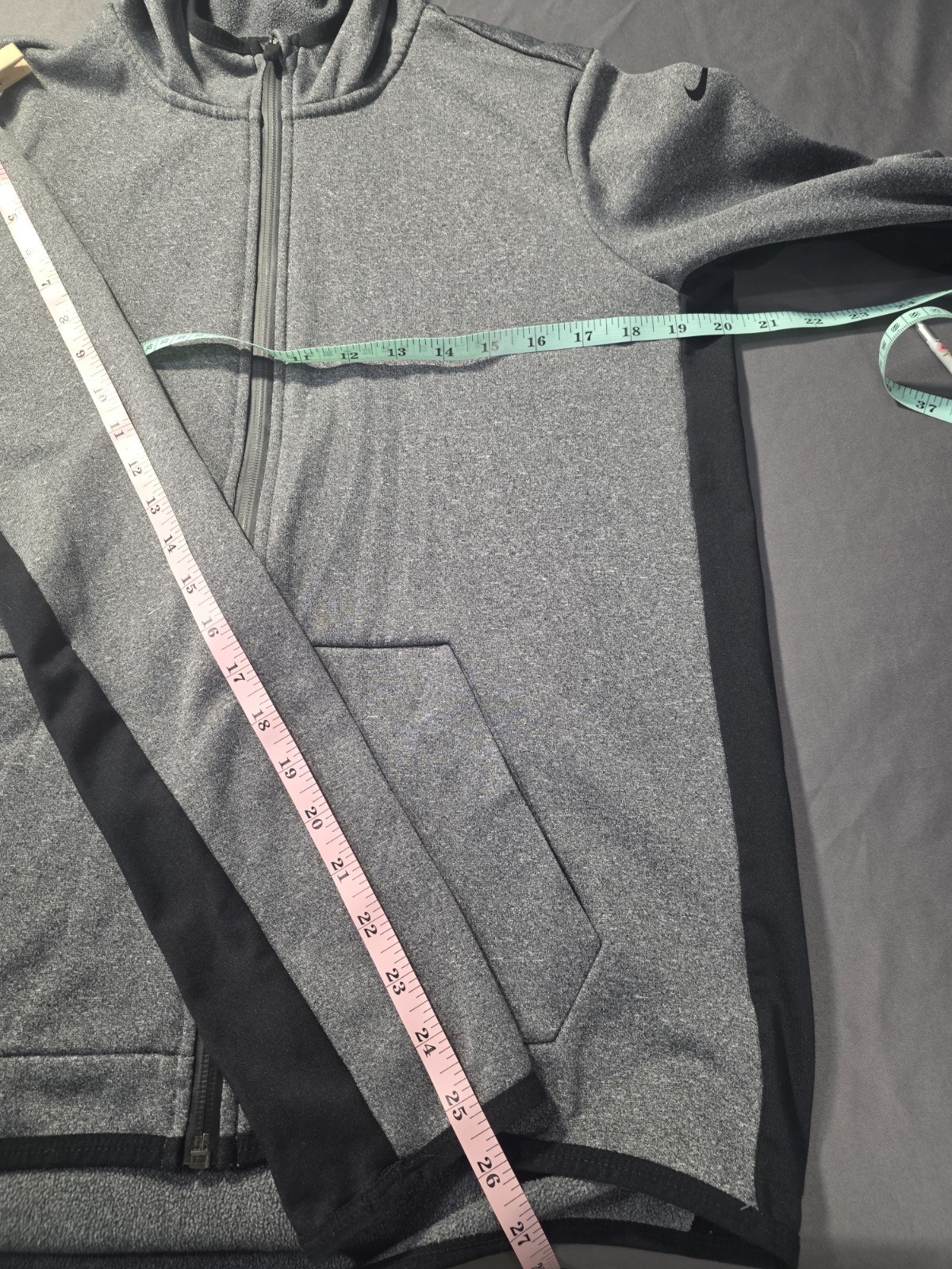 Nike Therma-FIT Full Zip Hoodie Jacket – Women’s Large – Gray/Black