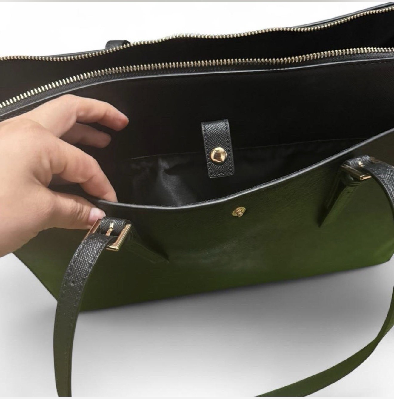 Black Zip Shoulder computer work Bag DLined Gold Hardware structure