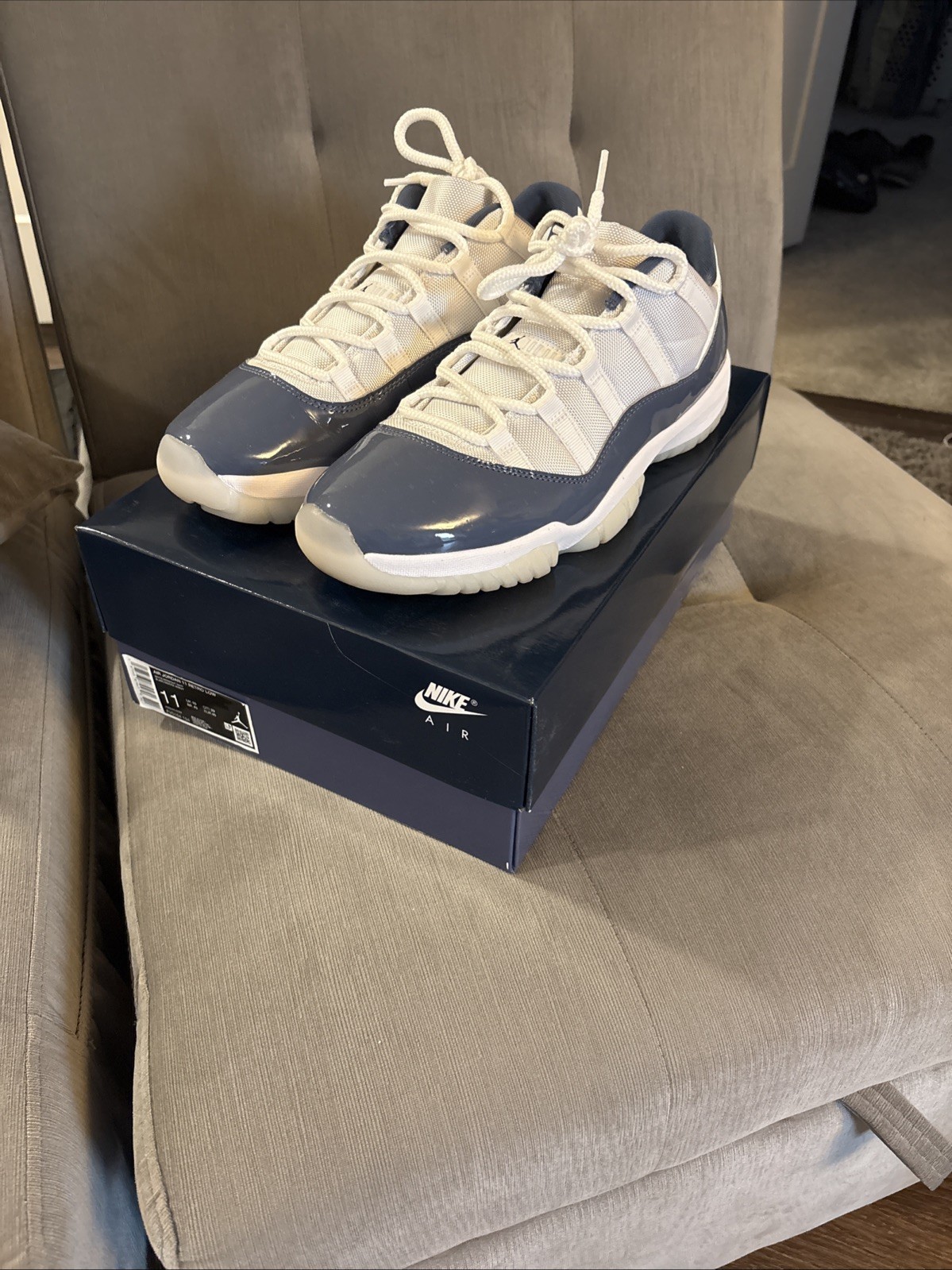Air Jordan 11 Retro Low Diffused Blue, Size 11, GREAT CONDITION