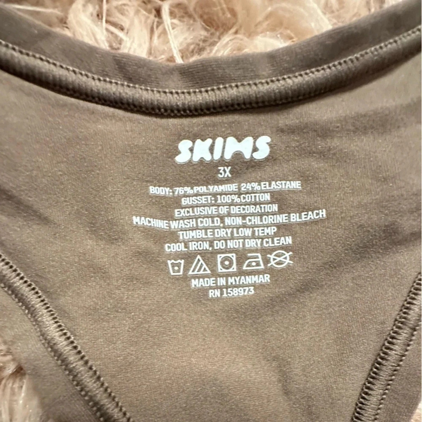 Skims Dip Front Thong Umber NWT 3X