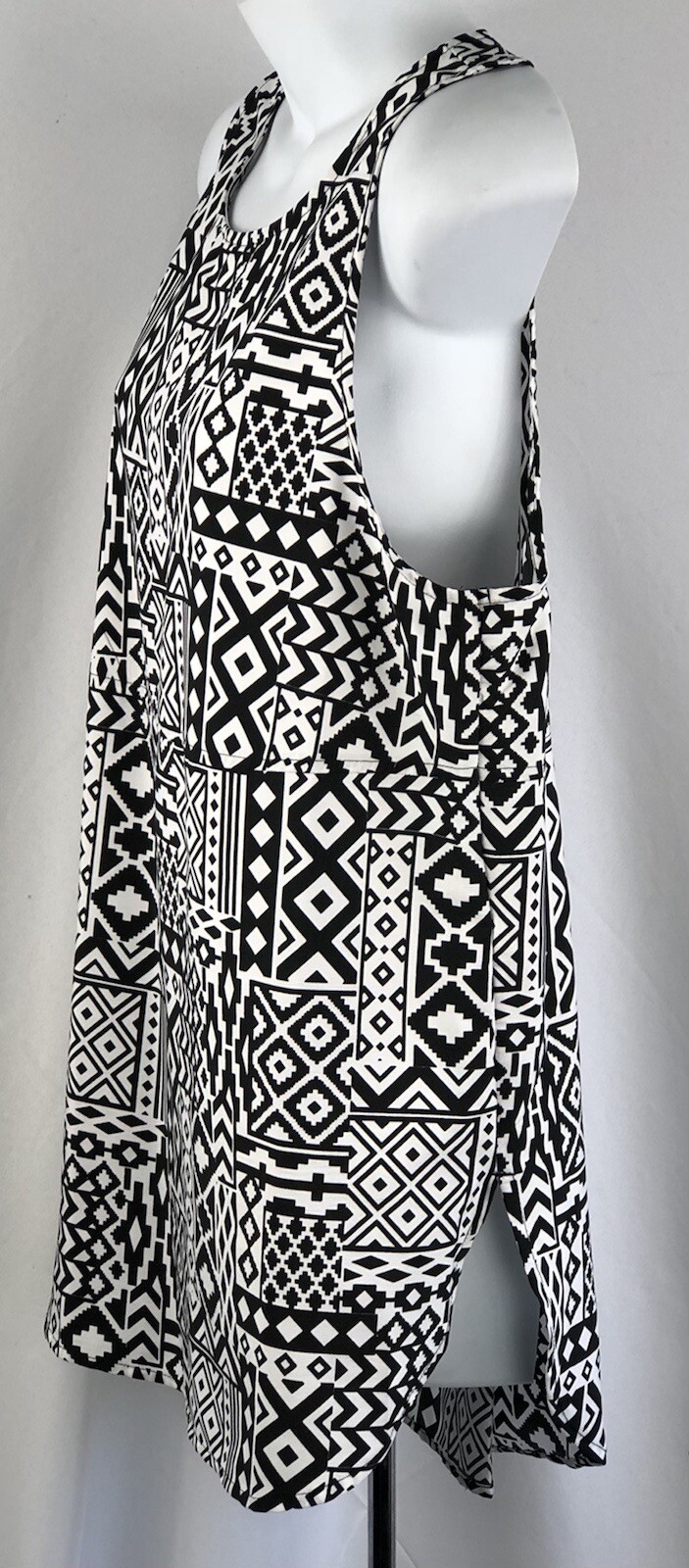 Faded Glory sleeveless silky Tank top M Blk/Wht Aztec Pleated Retro Boho Y2K