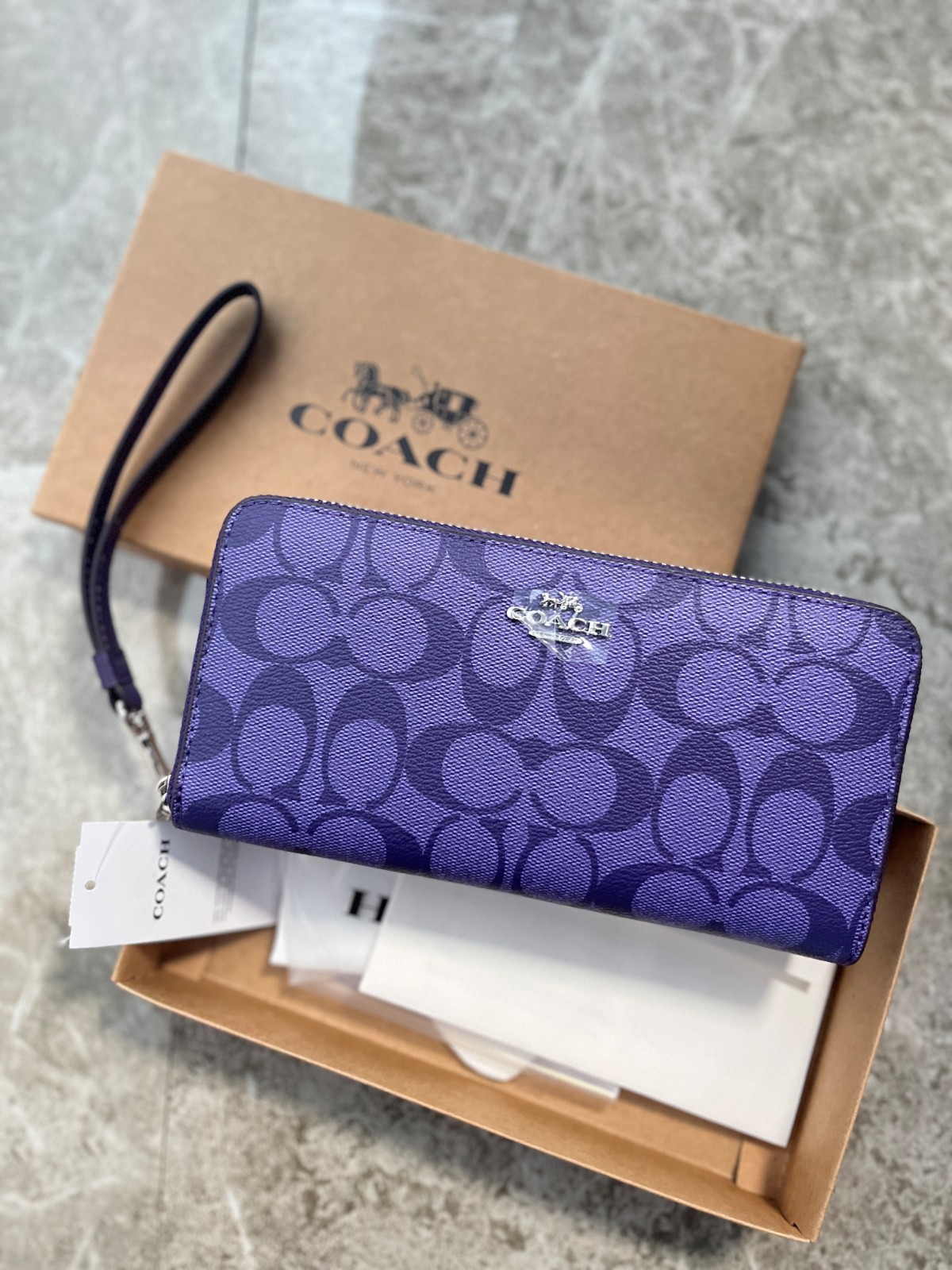 COACH Long Round Zip Wallet with Strap Purple Signature C4452 outlet With Box