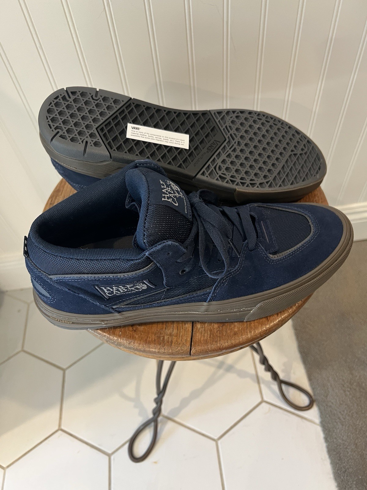 MENS NEW VANS SKATE HALF CAB WAFFLECUP. NAVY DARK GUM. SIZE 13. NEW SPRING COLOR