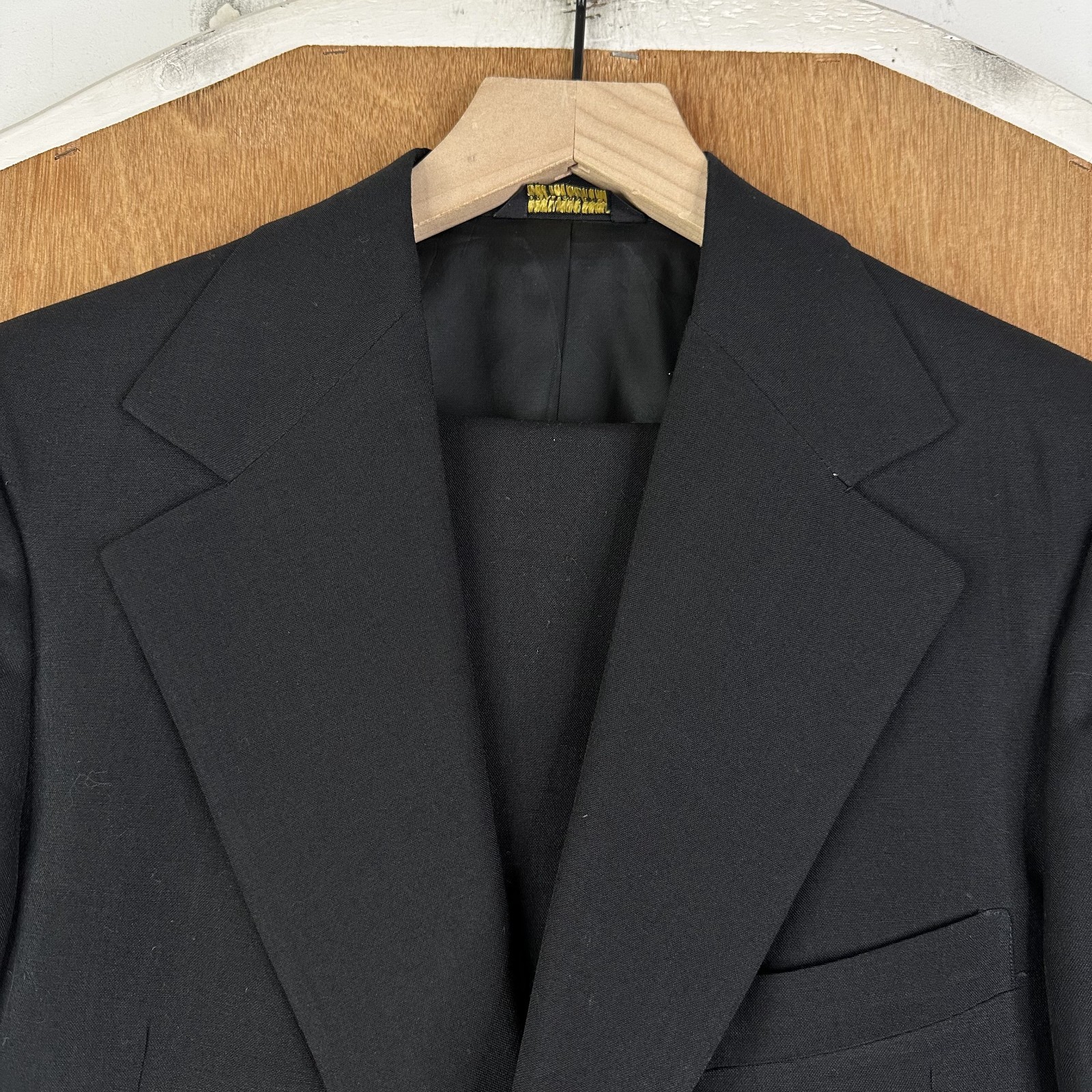 VTG Hughes & Hatcher Suit Mens 38R Black 2 Button Wool 32×28 Wide Notch 1960s