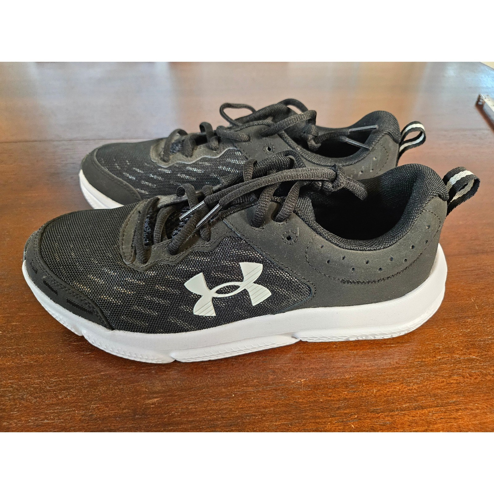 Under Armour Charged Assert 10 Running Shoes Mens 8 Black White 3026175-001