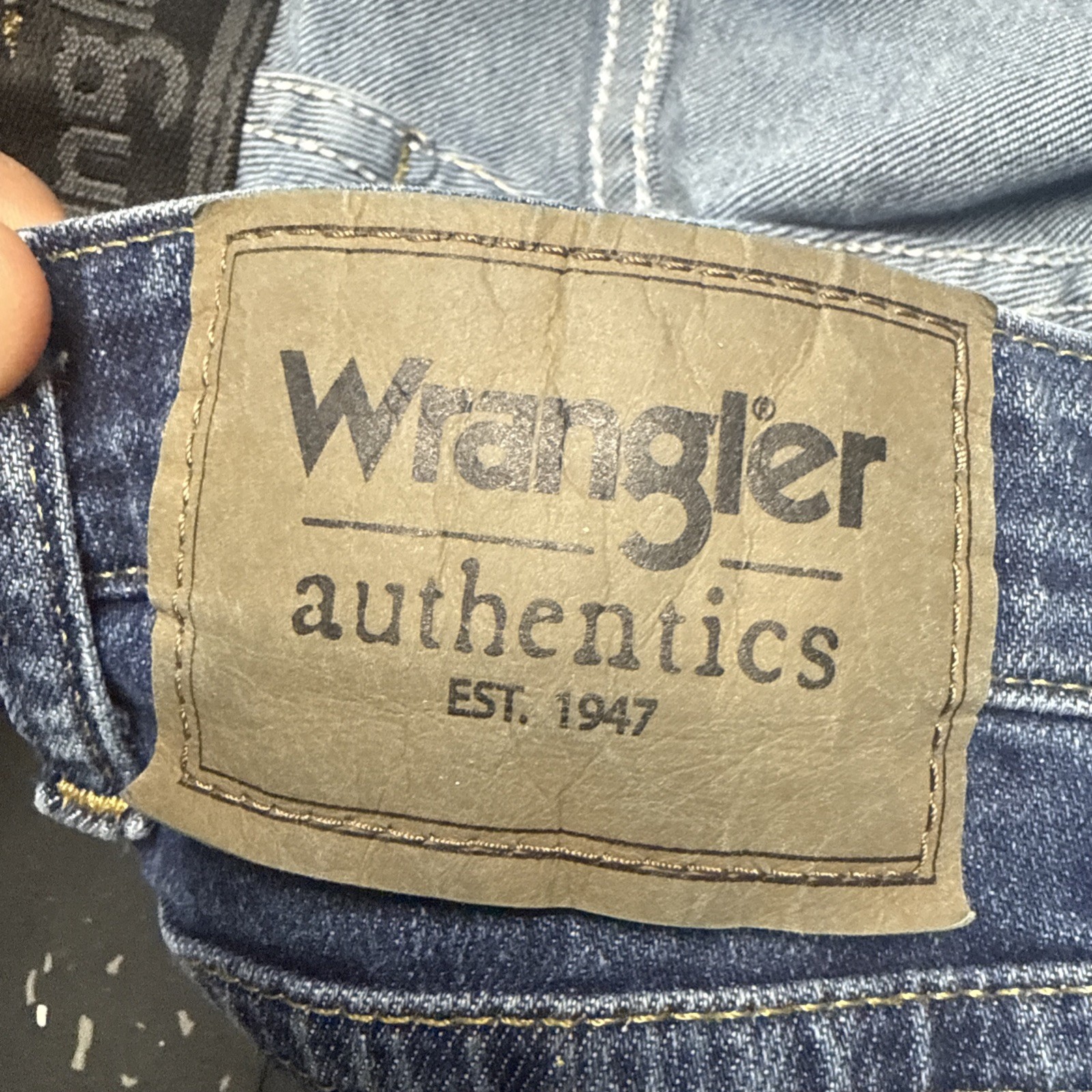 Wrangler Authentic’s Mens Jeans 36×34 Medium wash