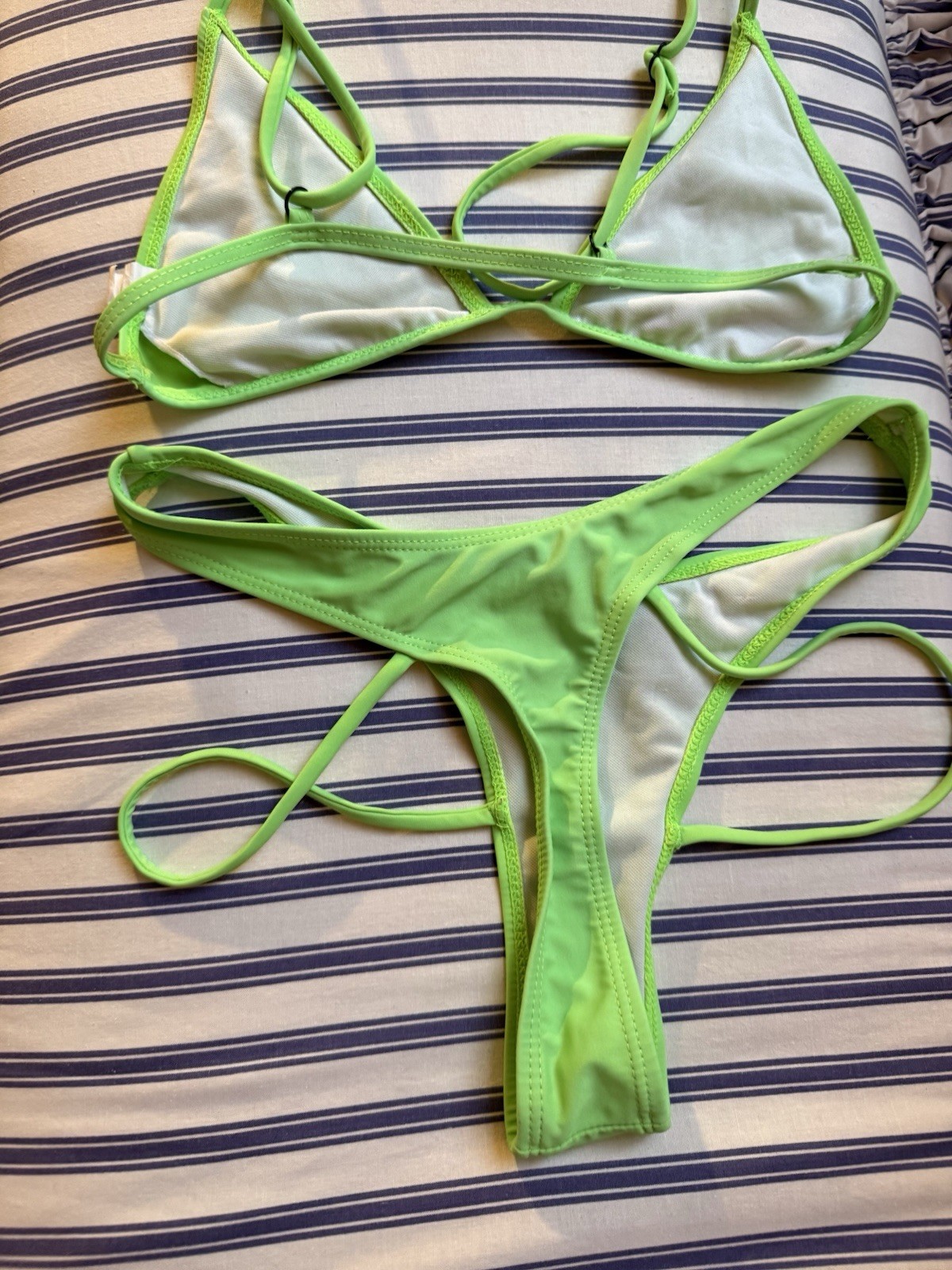 Neon Green Strappy Bikini Set size M 80% nylon 20% spandex pre-owned + Gift