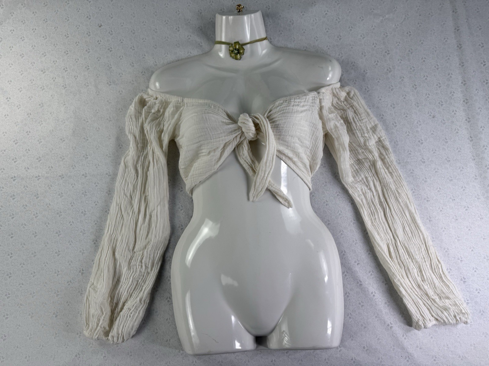 ABERCROMBIE & FITCH Gauze White Cropped Top Long Sleeve Tie Front Blouse Sz M