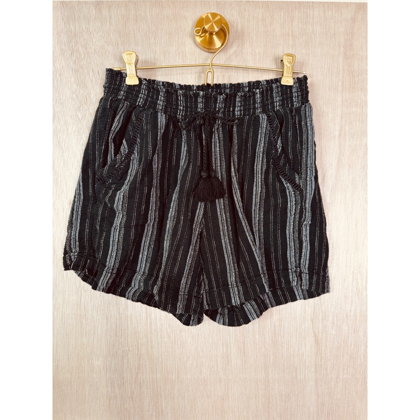 Briggs Womens Black White Striped Smocked Waist Tassel Drawstring Shorts Size M
