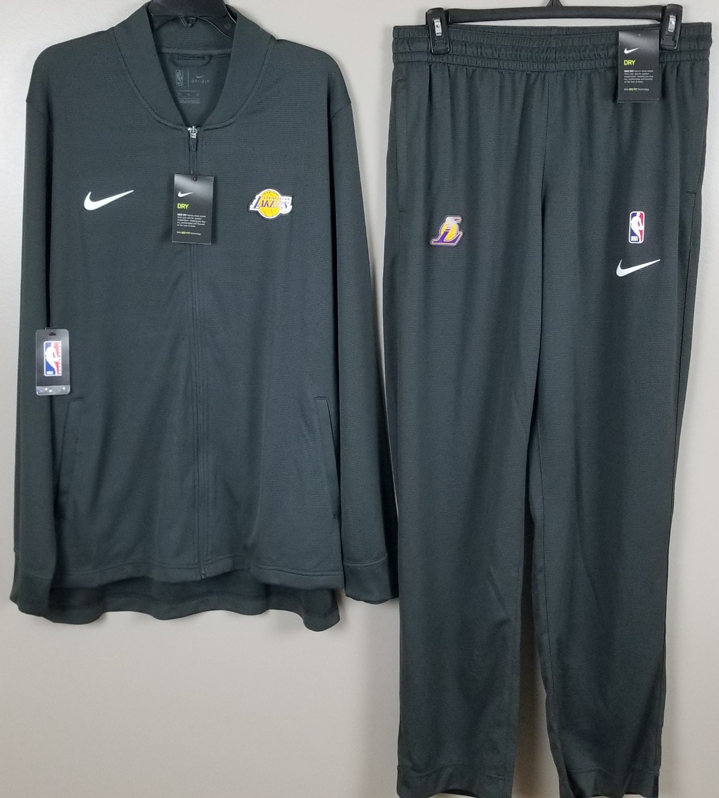 NIKE LOS ANGELES LAKERS SUIT JACKET +PANTS GREY TEAM ISSUED (SIZE XLT = XL-TALL)