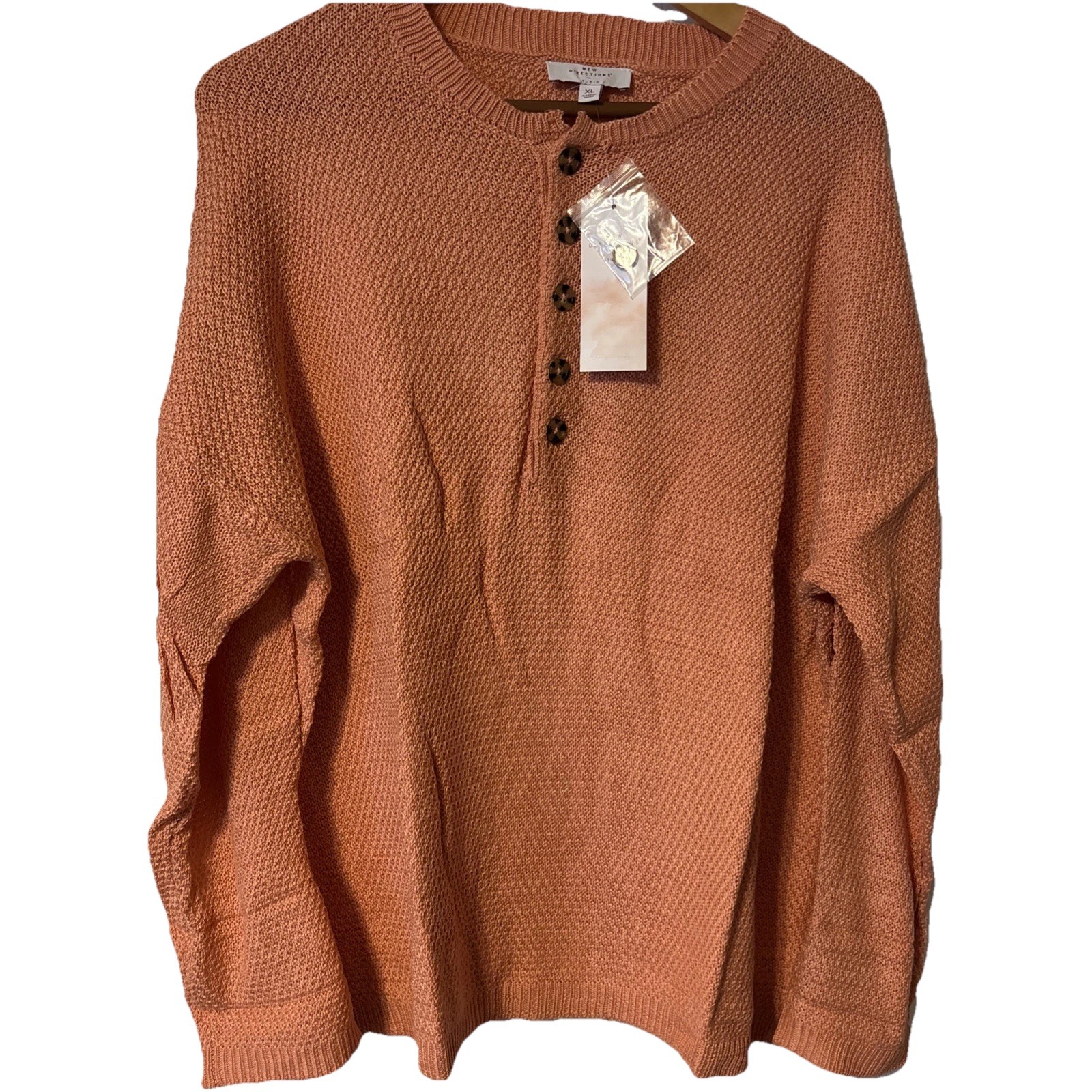 New Directions Woman’s Top Size XL Peach Long Sleepover Button Accent NEW