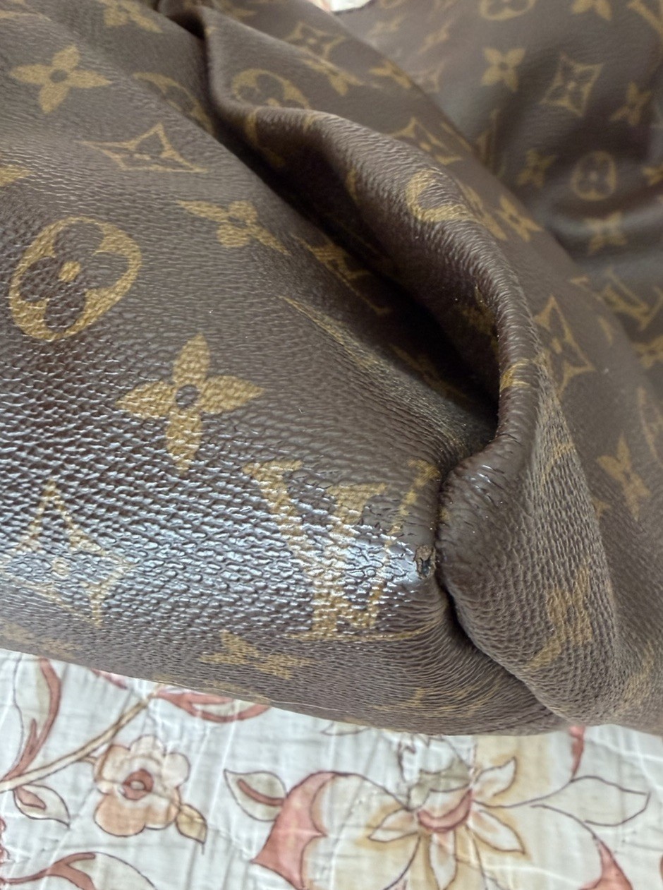 Authentic Louis Vuitton Artsy Monogram MM