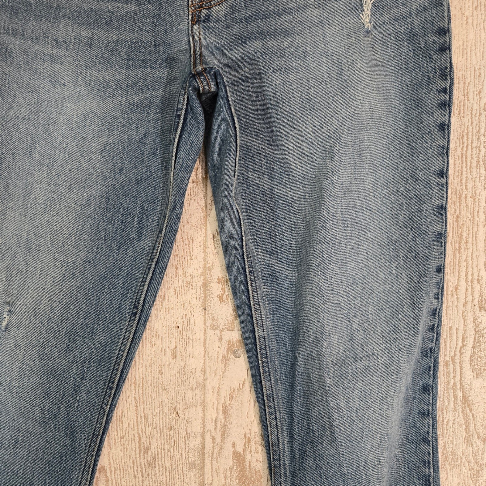 Abercrombie & Fitch The Skinny High Rise Distressed Jeans Medium Wash Raw Hem 6
