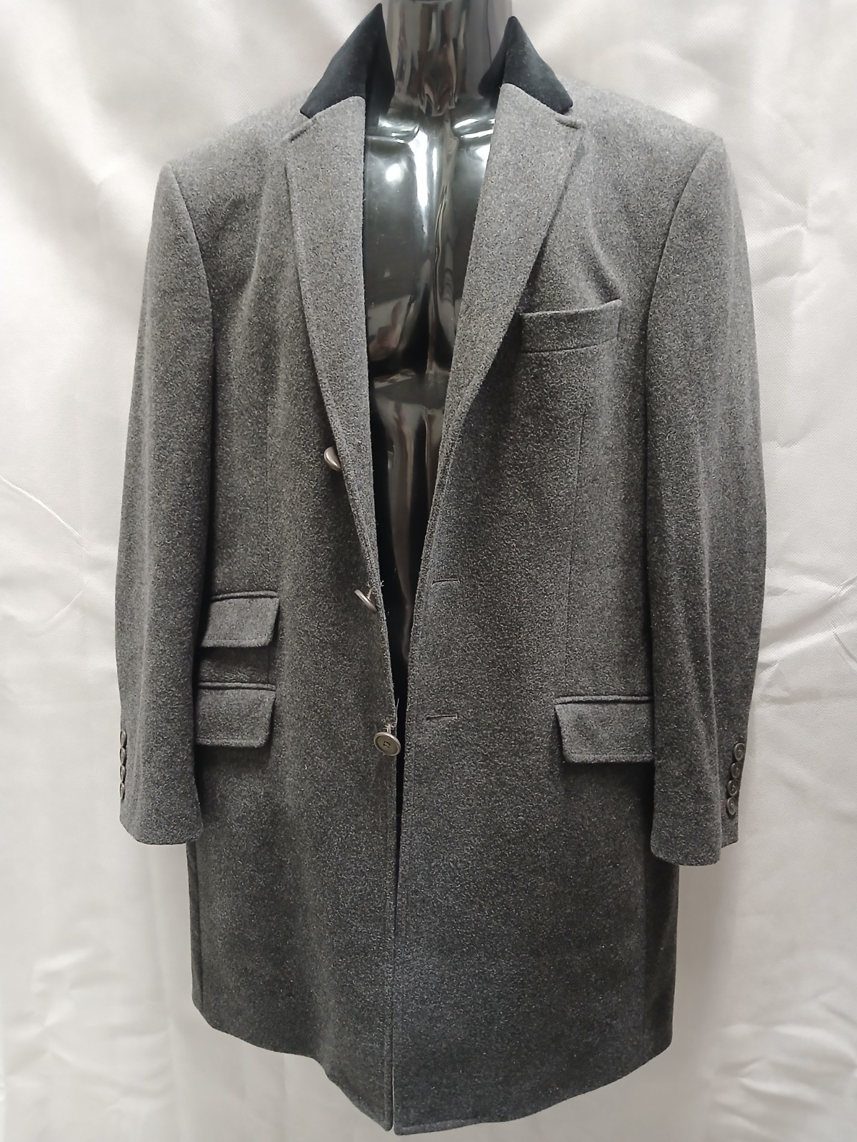 Holland Esquire Grey 75% Wool, 5% Cashmere Overcoat- L Chest 42in