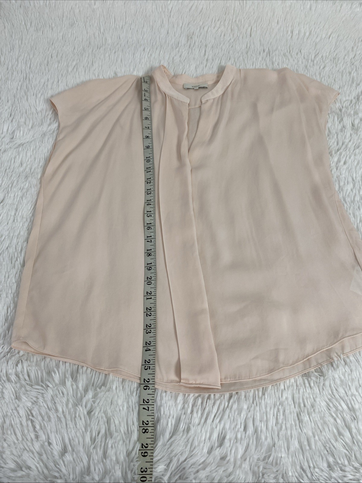 Vince Silk Blouse Top Size L Women’s Pink Satin Split Neck Sleeveless Buttons