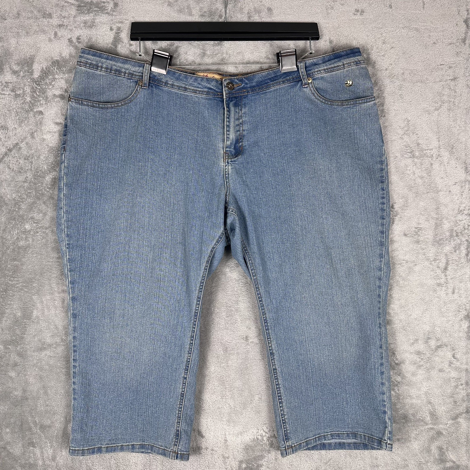 Vintage Apple Bottom Capri Jeans Women’s 21/22 Embroidered 90s Y2K Picked Fresh