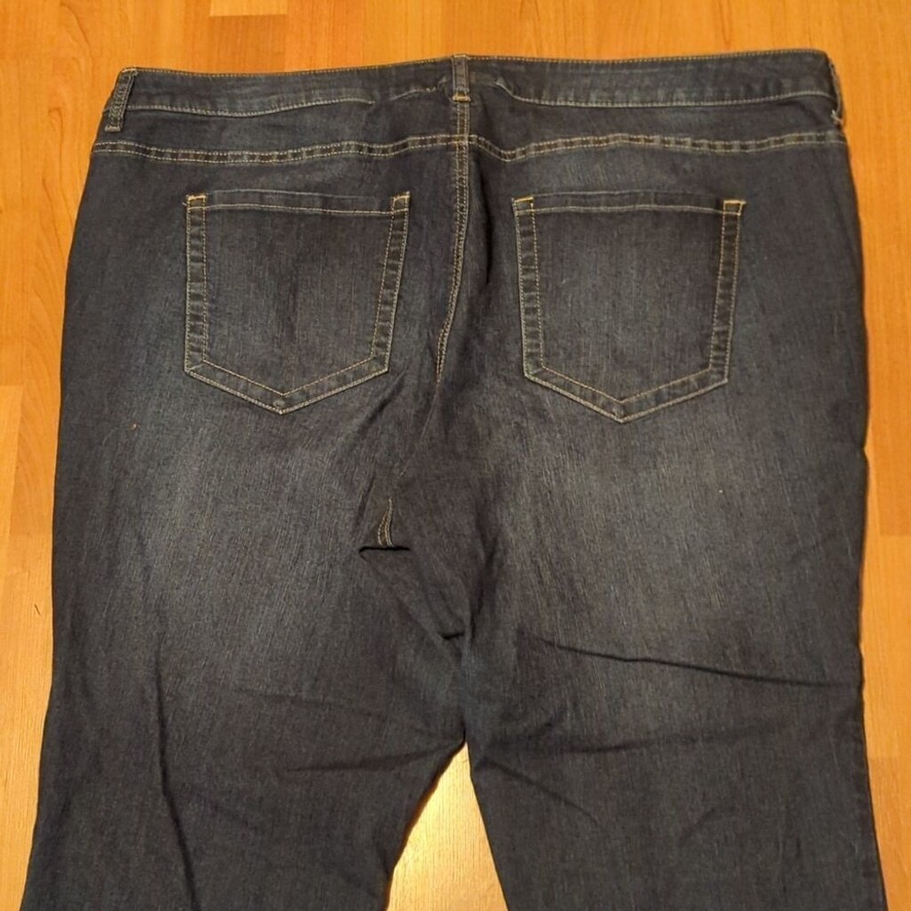 26 regular Torrid denim jeans us size EUC blue stretch slimming look any season