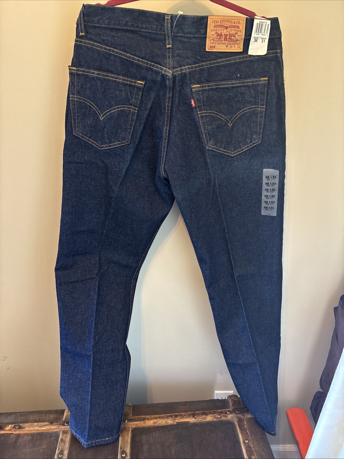 Mens Levi 505 Regular Fit Straight Leg 005050216 Jeans! Size 3631 NEW!