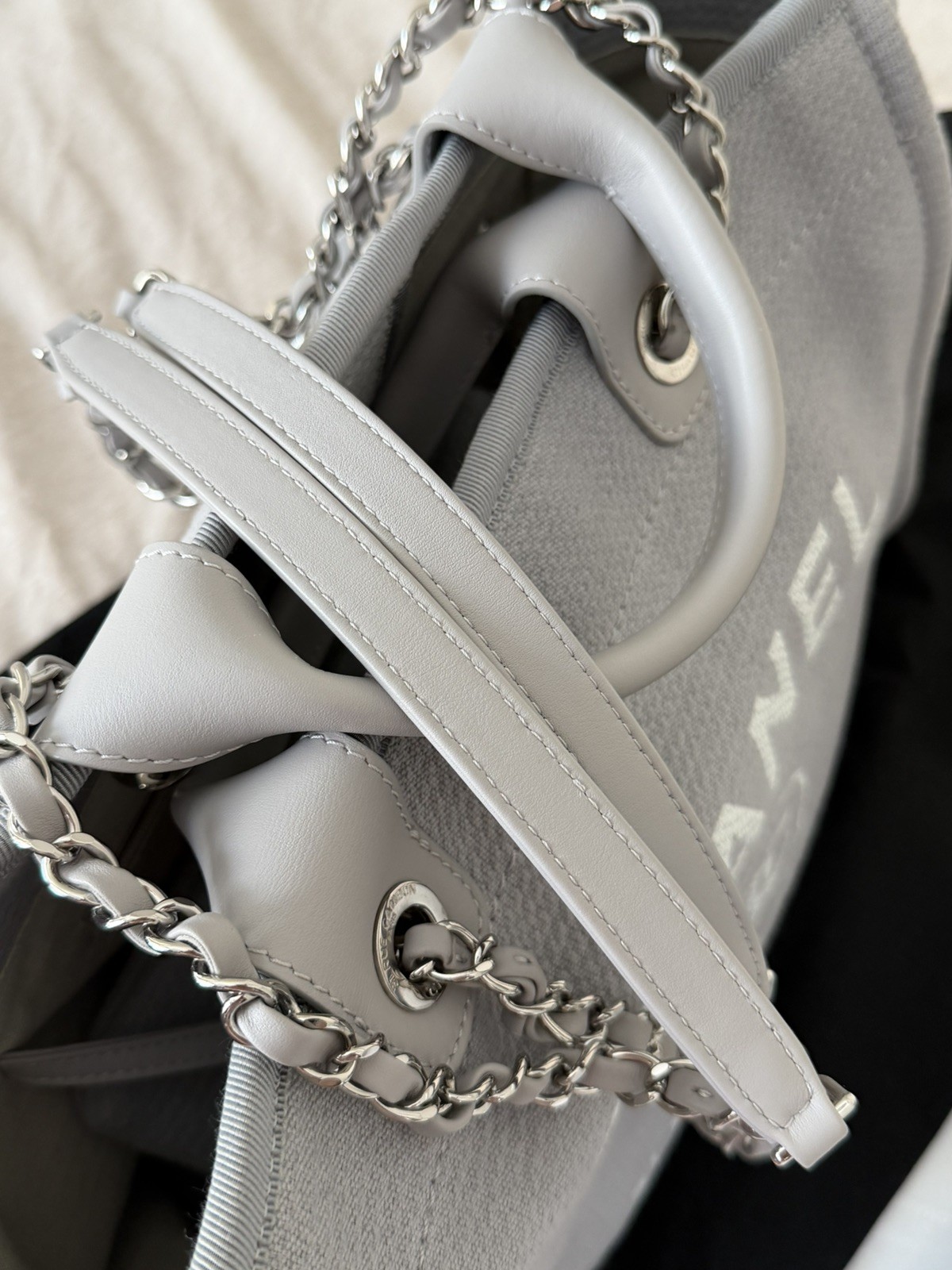 22B CHANEL Deauville Large Light Gray Tote Bag with Wallet (Preowned Excellent)