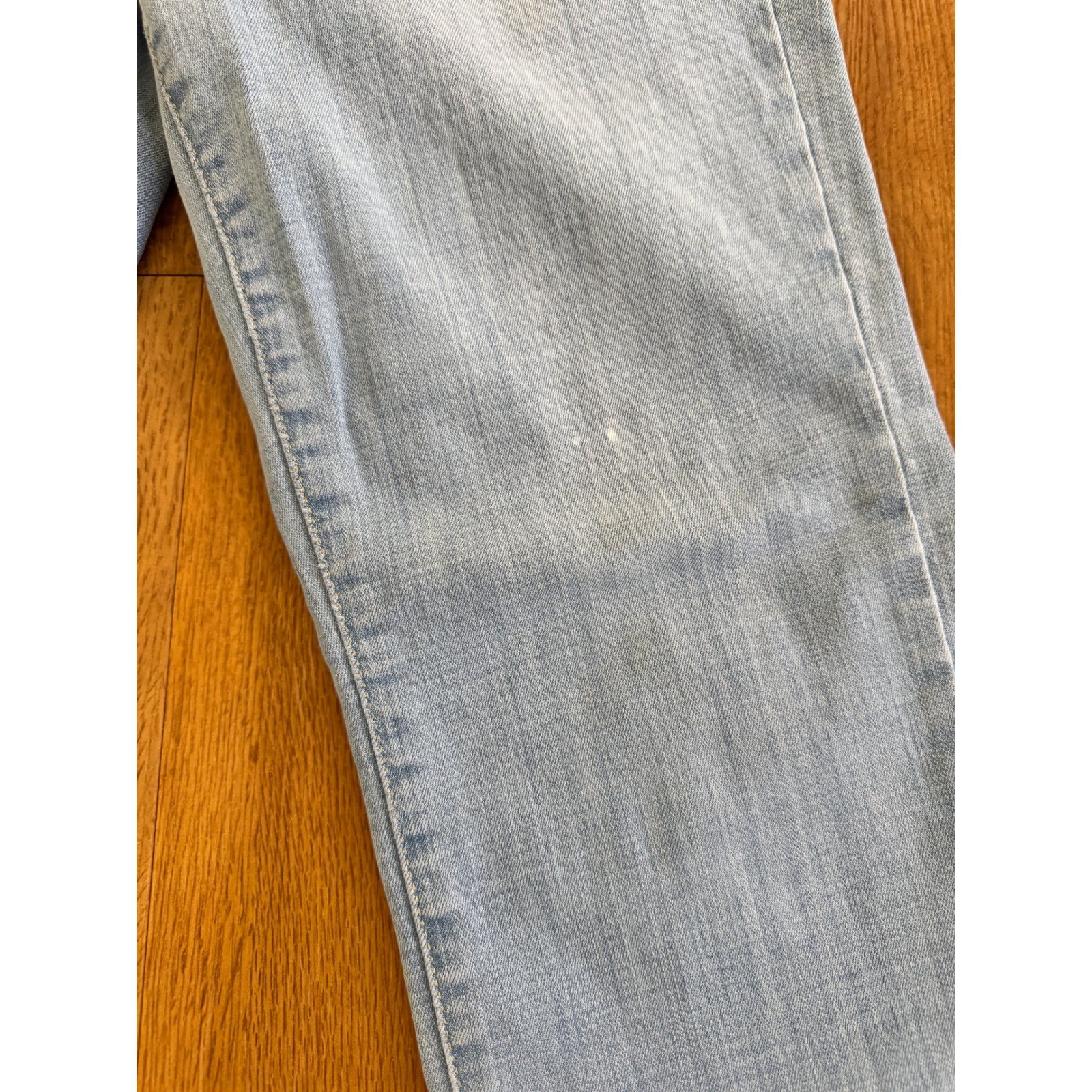 Levi Strauss Co 314 Shaping Straight Jeans Women’s Size 29 Light Wash Denim