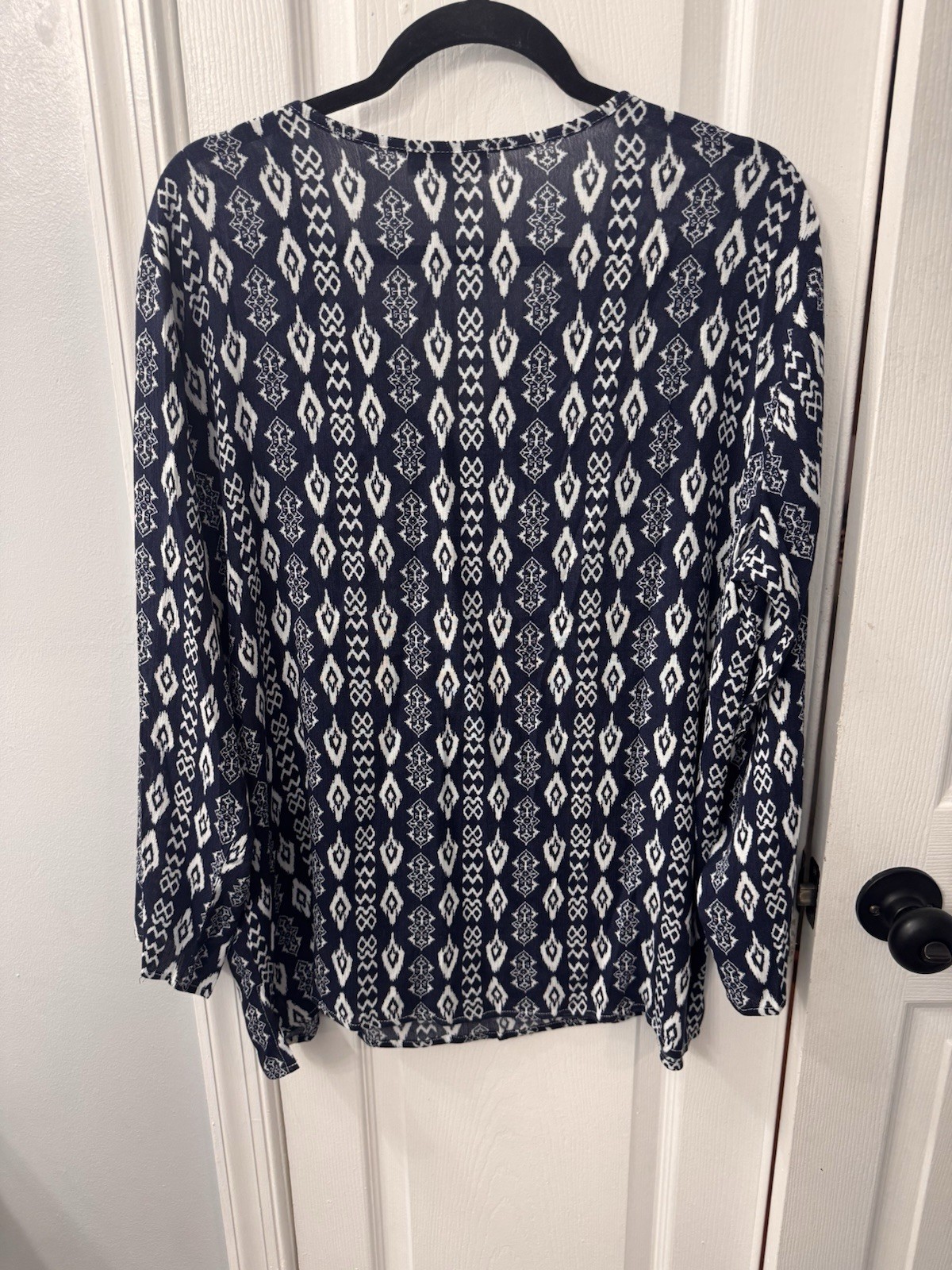 Coldwater Creek Navy Long Sleeve Tunic White Design Side Slit V-Neck Size MP