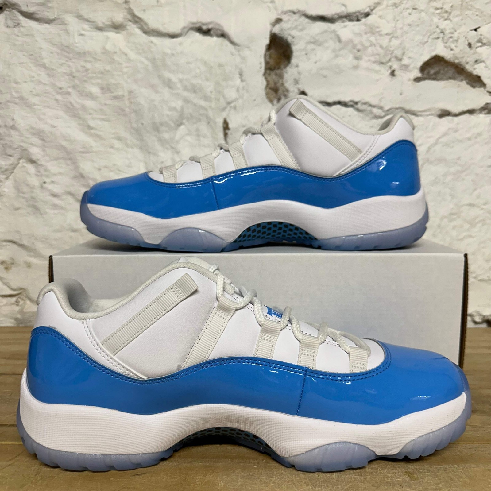 Air Jordan 11 Low University Blue (2026) Men’s Size 11.5 Pre-owned FV5104-100