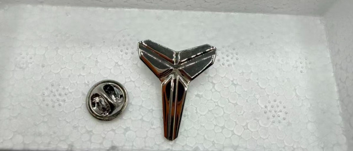 2020 Kobe Black Mamba Pin Silver Lapel Pin