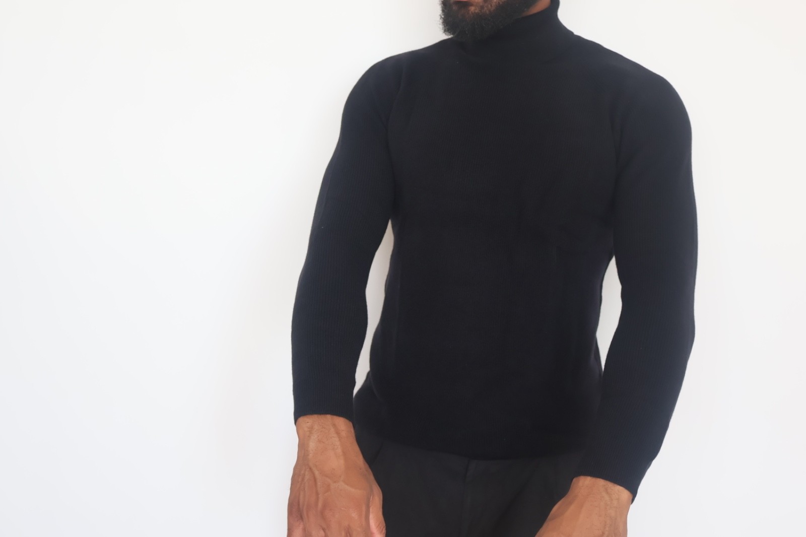 Men’s 90% Merino Wool 10% Cashmere Black Turtleneck Sweater Athletic Fit Tall