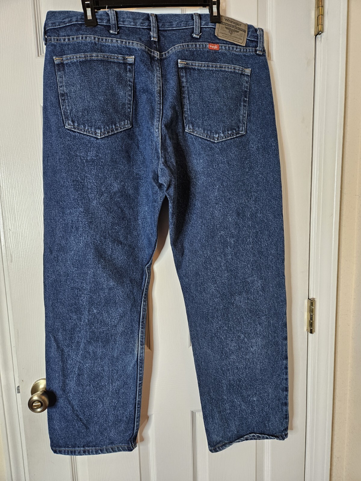 Genuine Wrangler Premuim Comfort Jeans Men’s Size 38×30 Cotton Denim Blue