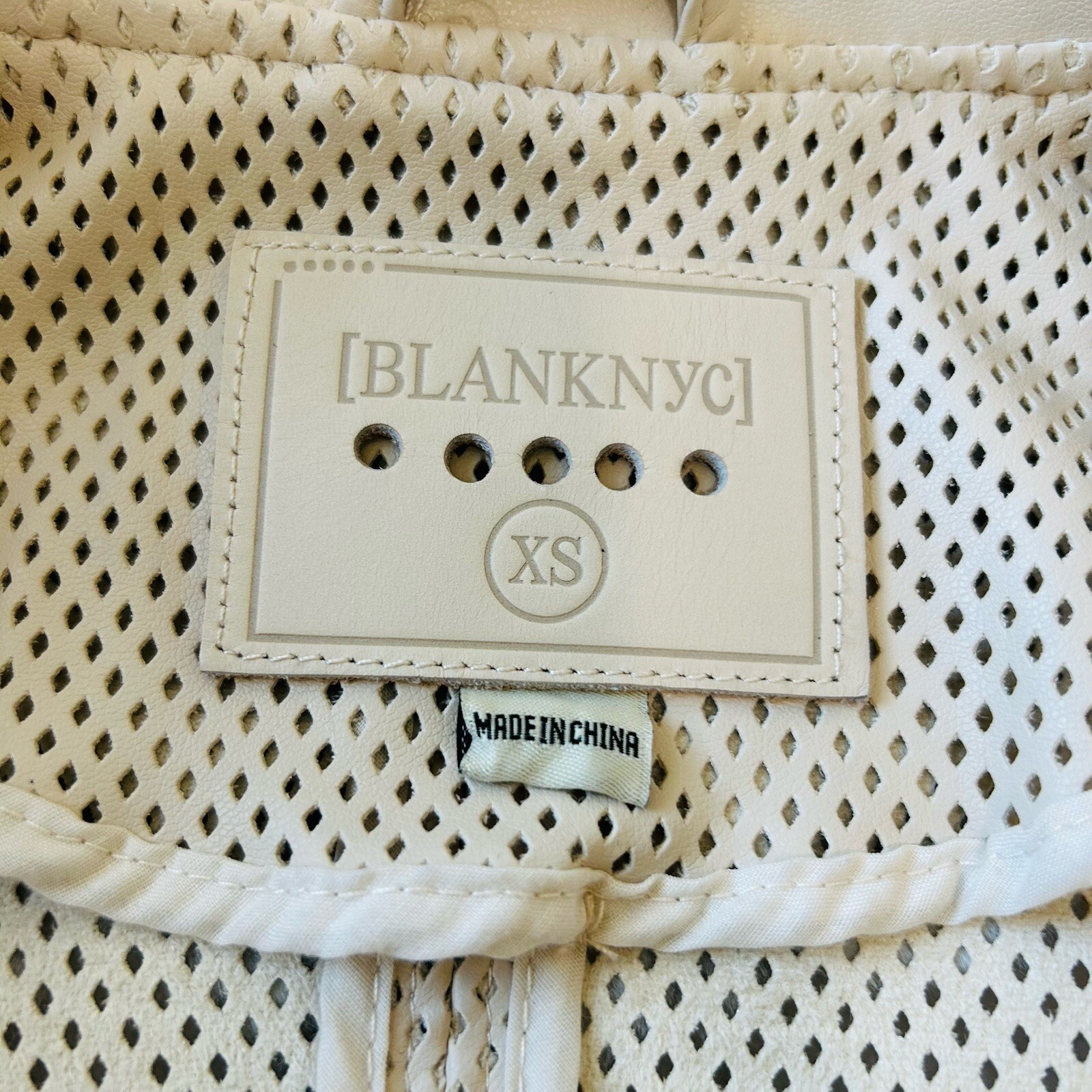 Blank NYC Imelda Cream Perforated Vegan Leather Moto Zip Jacket Womens Sz XS