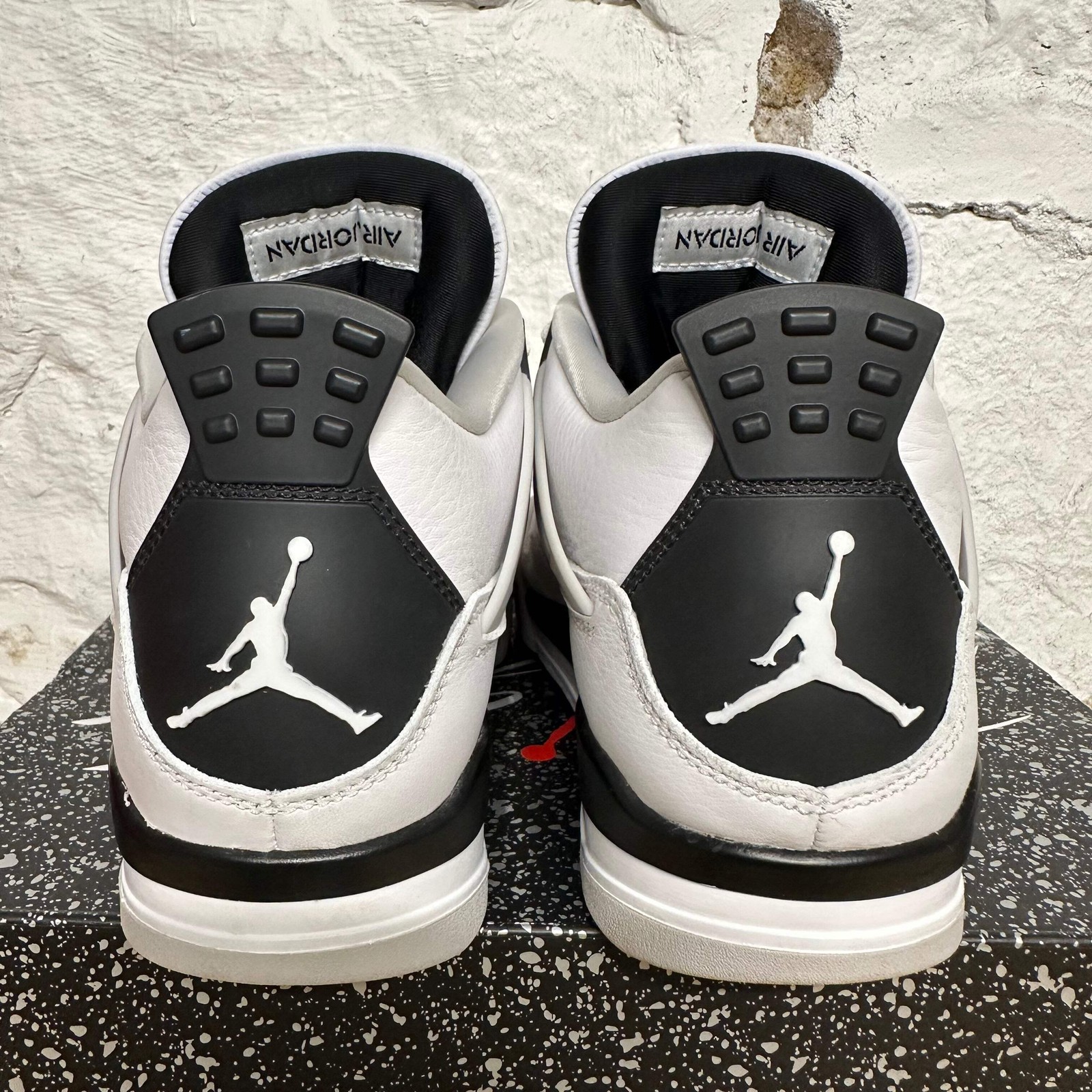 Air Jordan 4 ‘Military Black’ Men’s Size 10 Pre-owned Sneakers DH6927-111