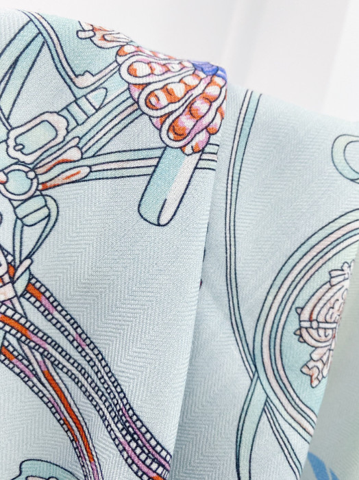 70% Cashmere 30% Silk Neckerchief Shawl hourglass Print Bandana Scarf 53” Wrap