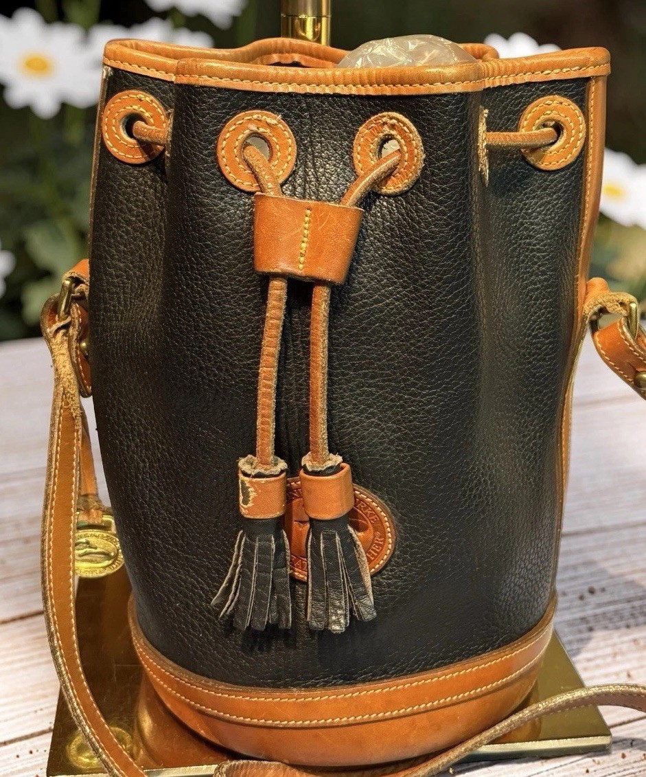 Dooney Bourke Vintage Black Small Drawstring Bucket Shoulder Bag Leather Retro