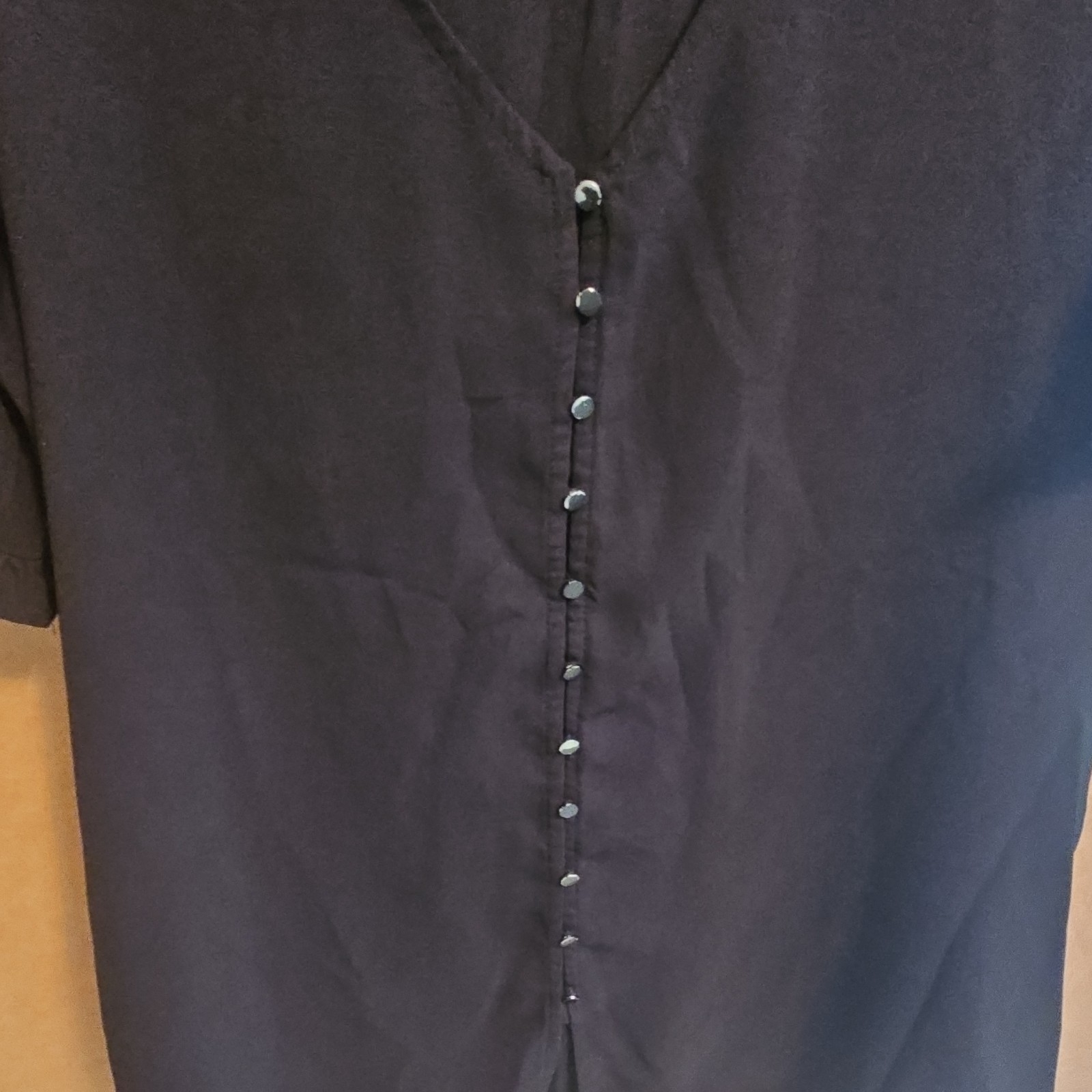 Women’s Black Solid V-Neck Button Front Ruffle Sleeve Woven Blouse Size XL