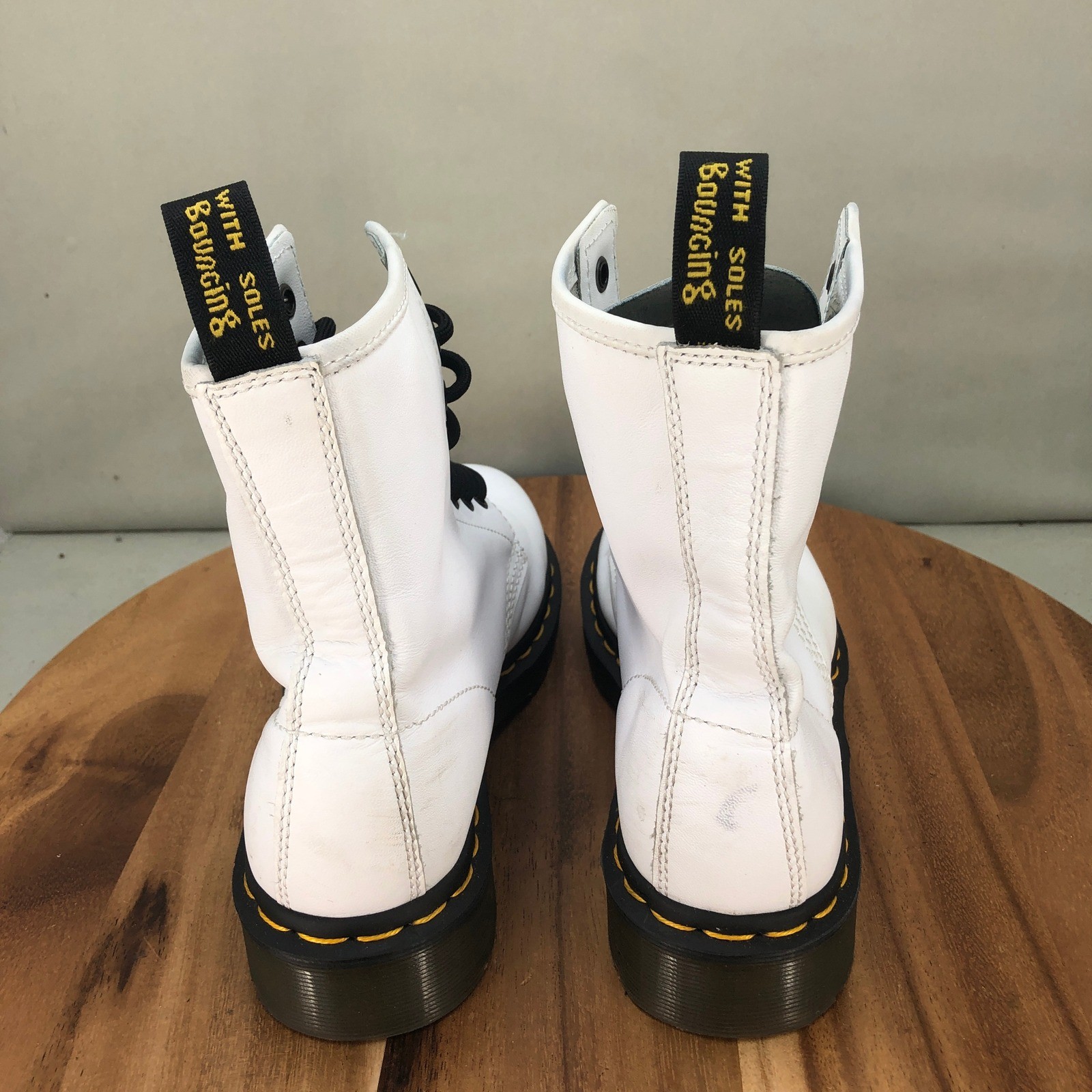 Doc Martens 1460 White Leather Lace Up Combat Boots Womens Size 7 Ankle 8 Eye