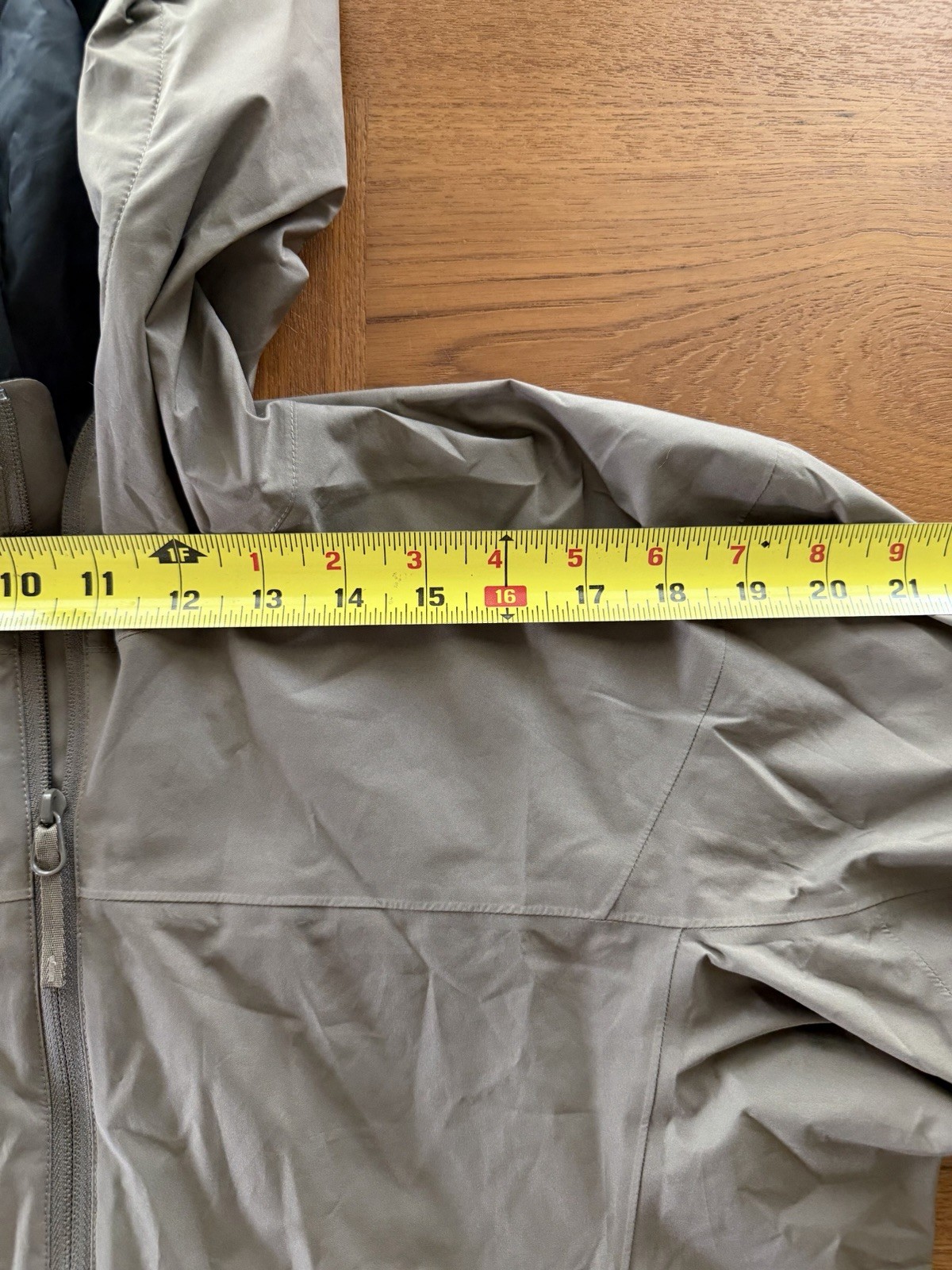 Arc’teryx Solano Hoody-GORE-TEX INFINIUM–Moonshadow/Dracaena (medium)