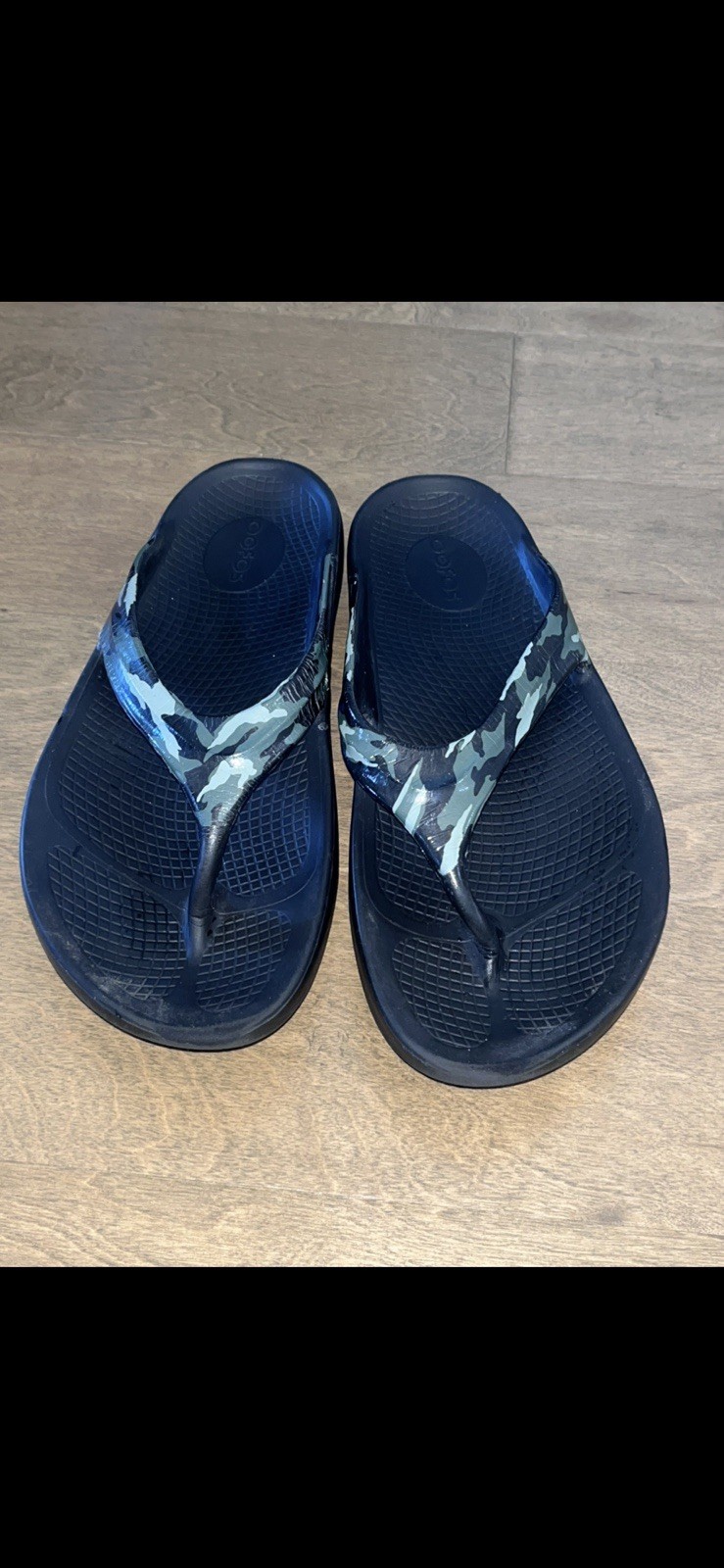 Oofos OOlala Thong Limited Women’s Size 11 Black Camo Thong / Recovery Sandals