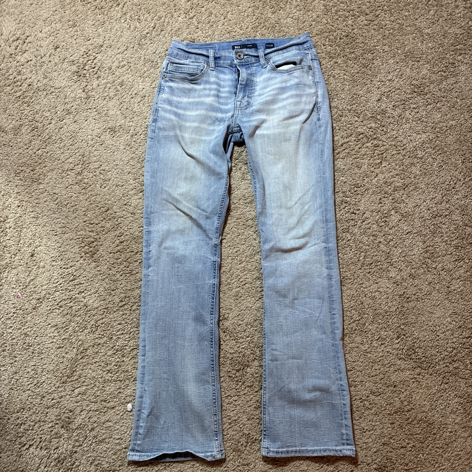 BKE Aiden Jeans Mens 31X32 Blue Bootleg Light Wash Stretch Denim Buckle