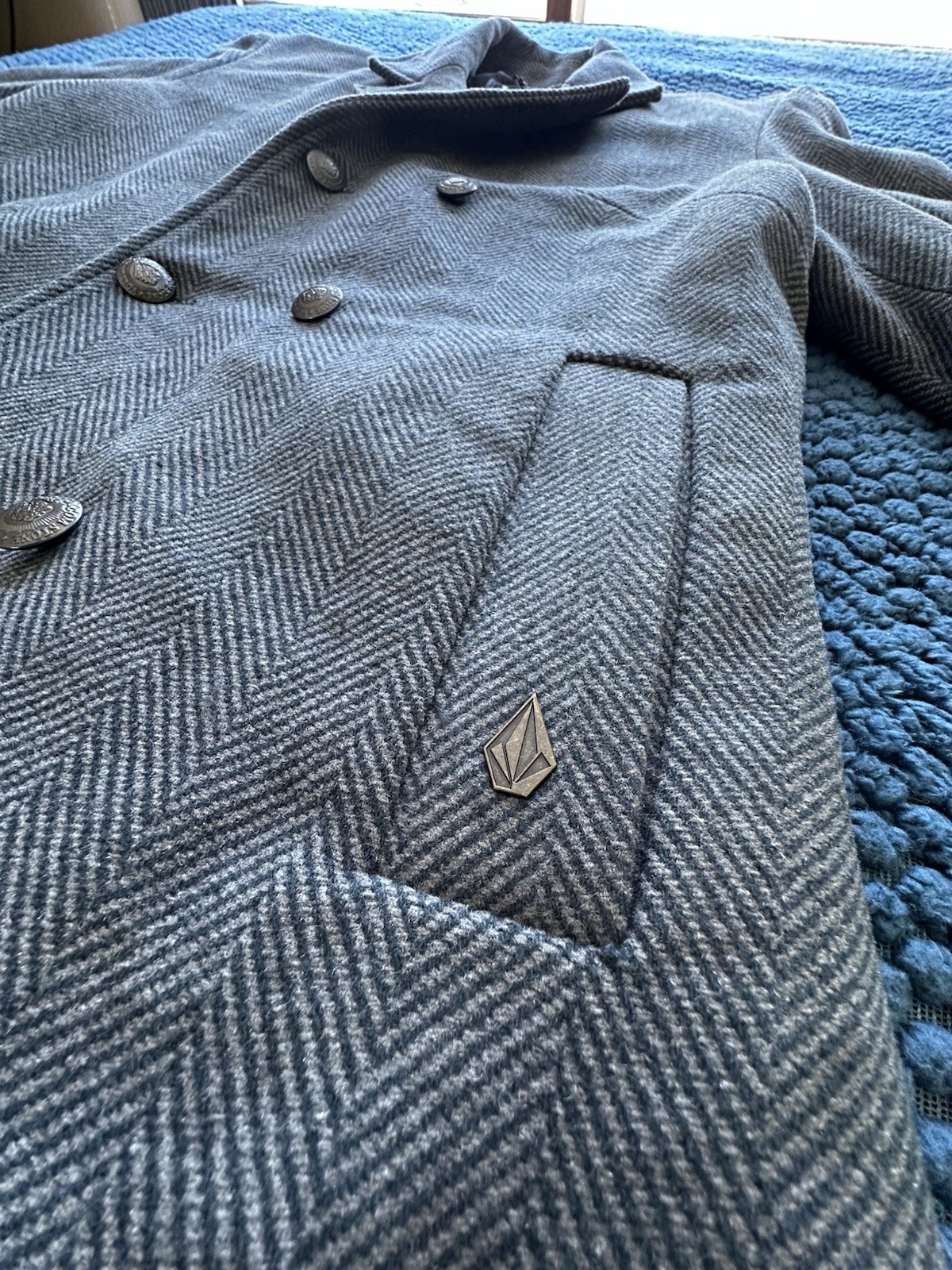 Volcom Men’s Gray Herringbone Pea Coat Double Breasted Glasgow Mid-Length M Wool