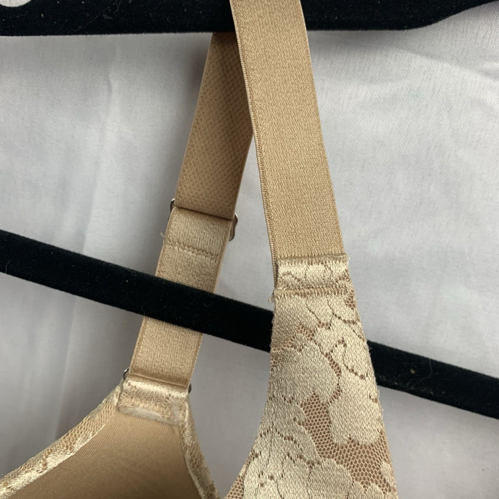 Soma Vanishing Back Full Coverage Bra Size 36G Front Closure Floral Lace Beige