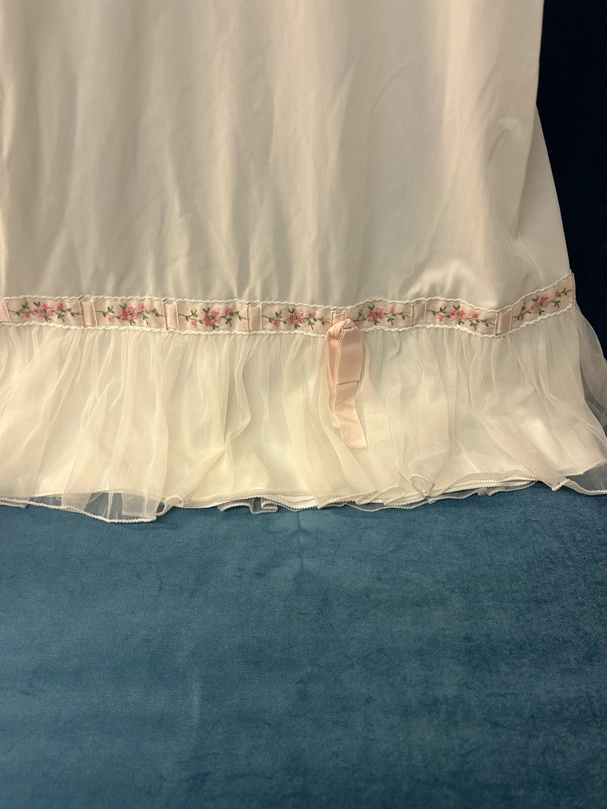 1950’s Nightgown Chiffon Ribbon Ruffle Vintage Creamy White