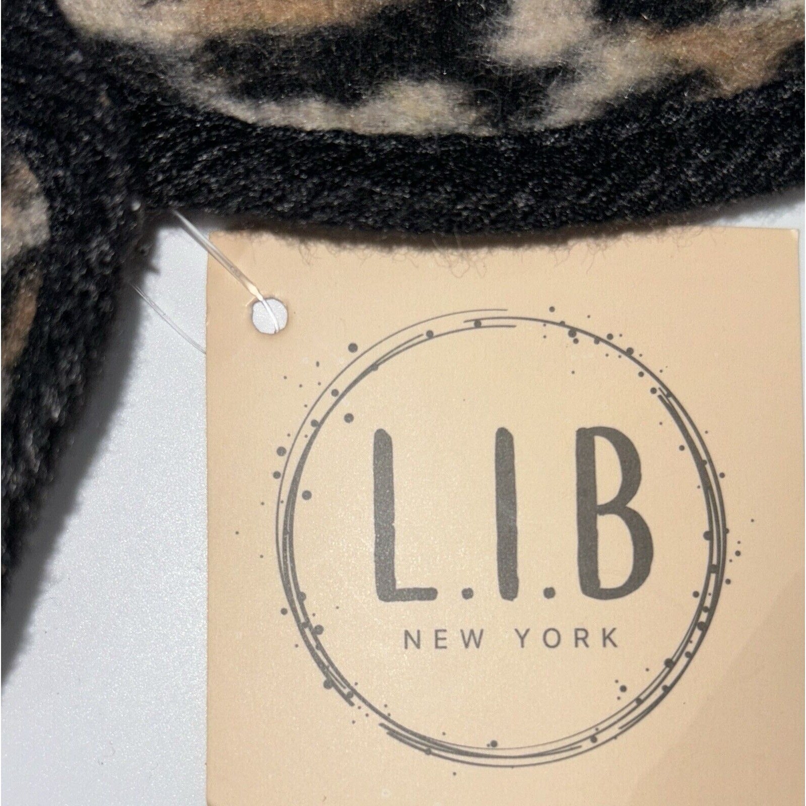 NEW L.I.B. New York Womens Animal Print Poncho Cape Leopard One Size Classic NWT