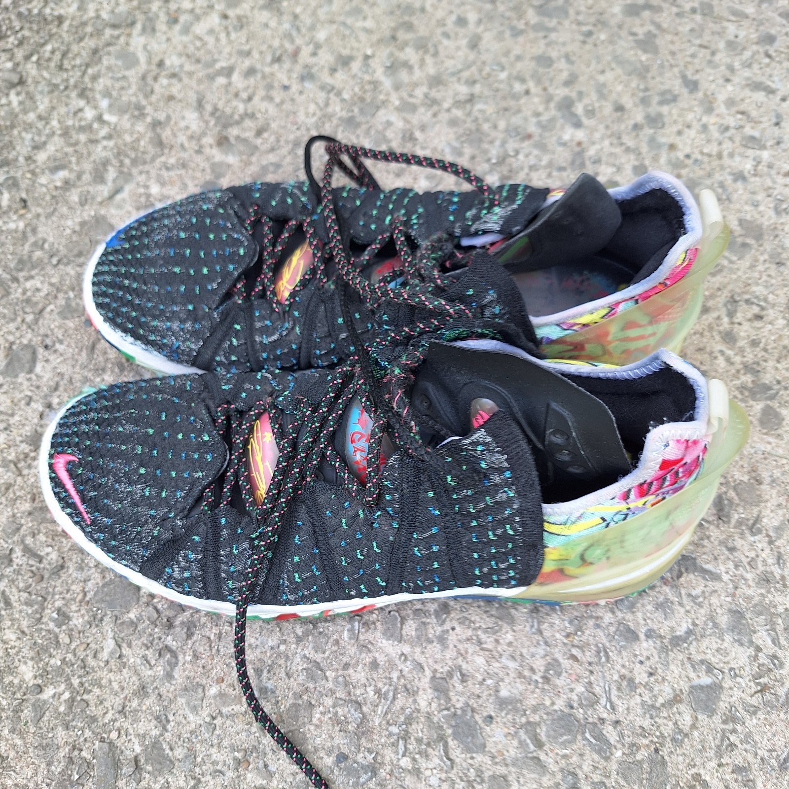 Nike LeBron 18 James Gang 2020 Graffiti Men’s Sneakers CQ9283-002 / Sz 10.5